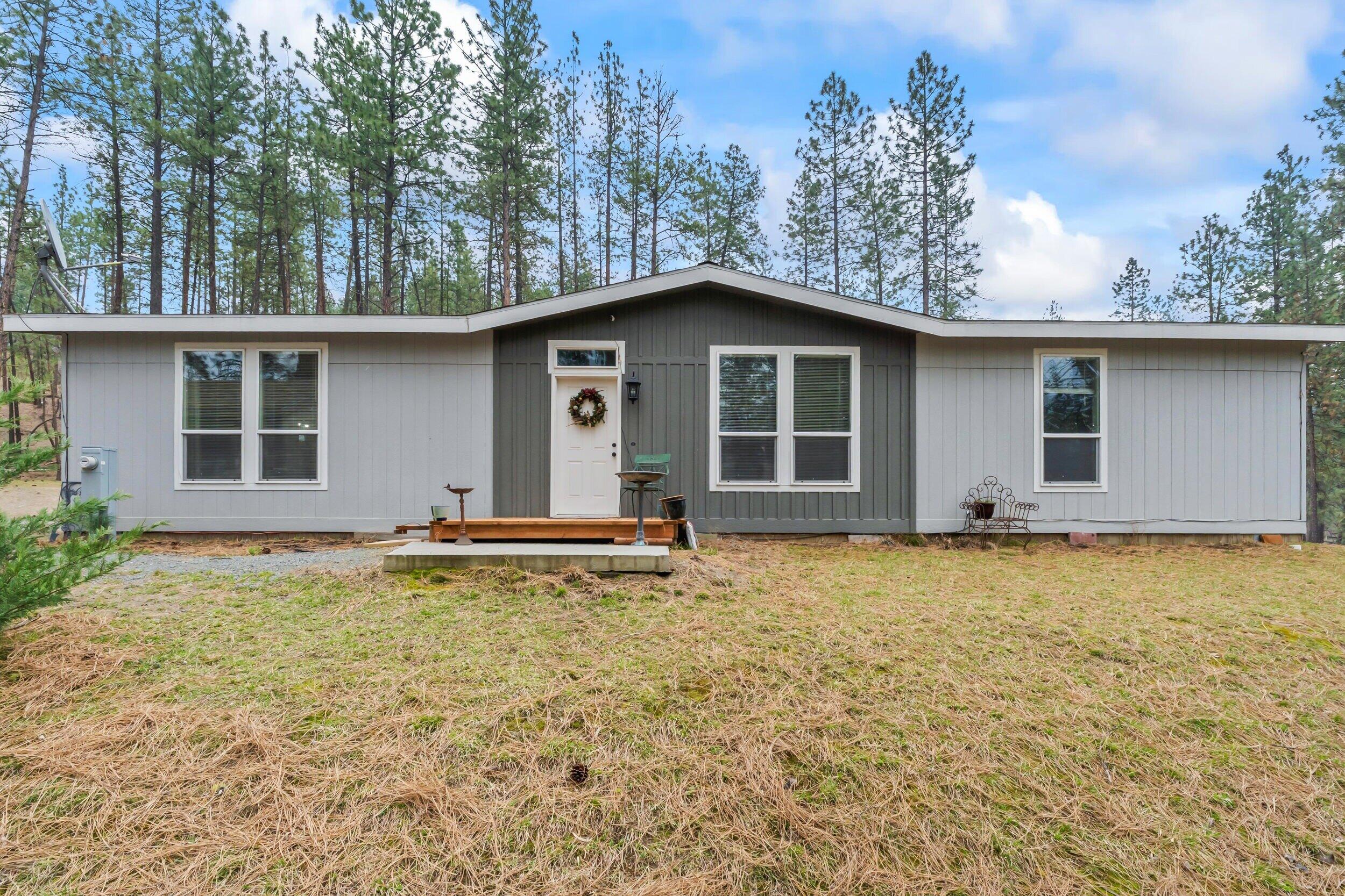 
                        Property photograph at
                        1477 COLLEGE LN
                      