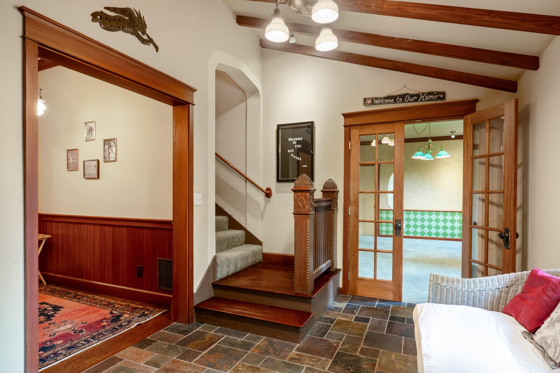 
                        Property photograph at
                        903 W KING ST
                      