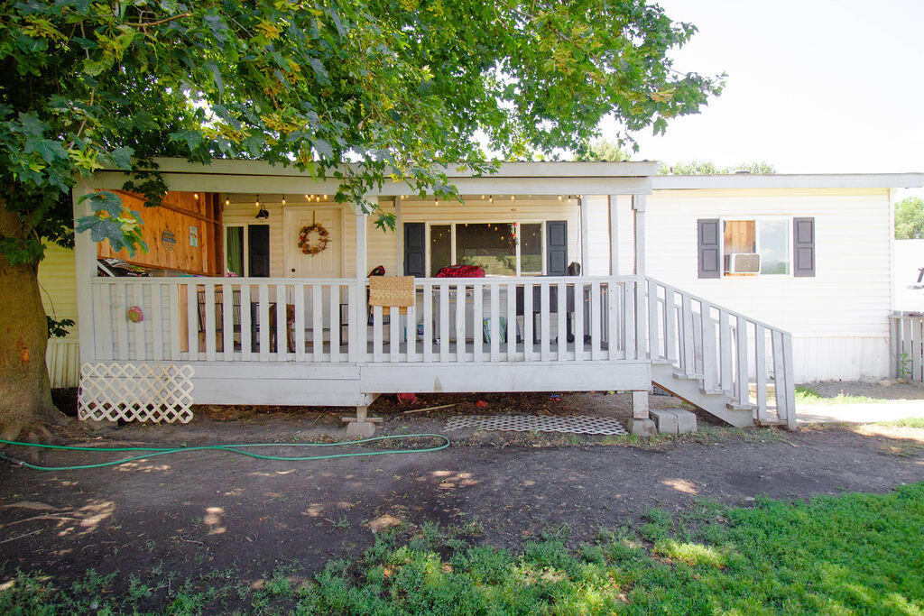 
                        Property photograph at
                        686 OLD ARDEN #38 HWY
                      