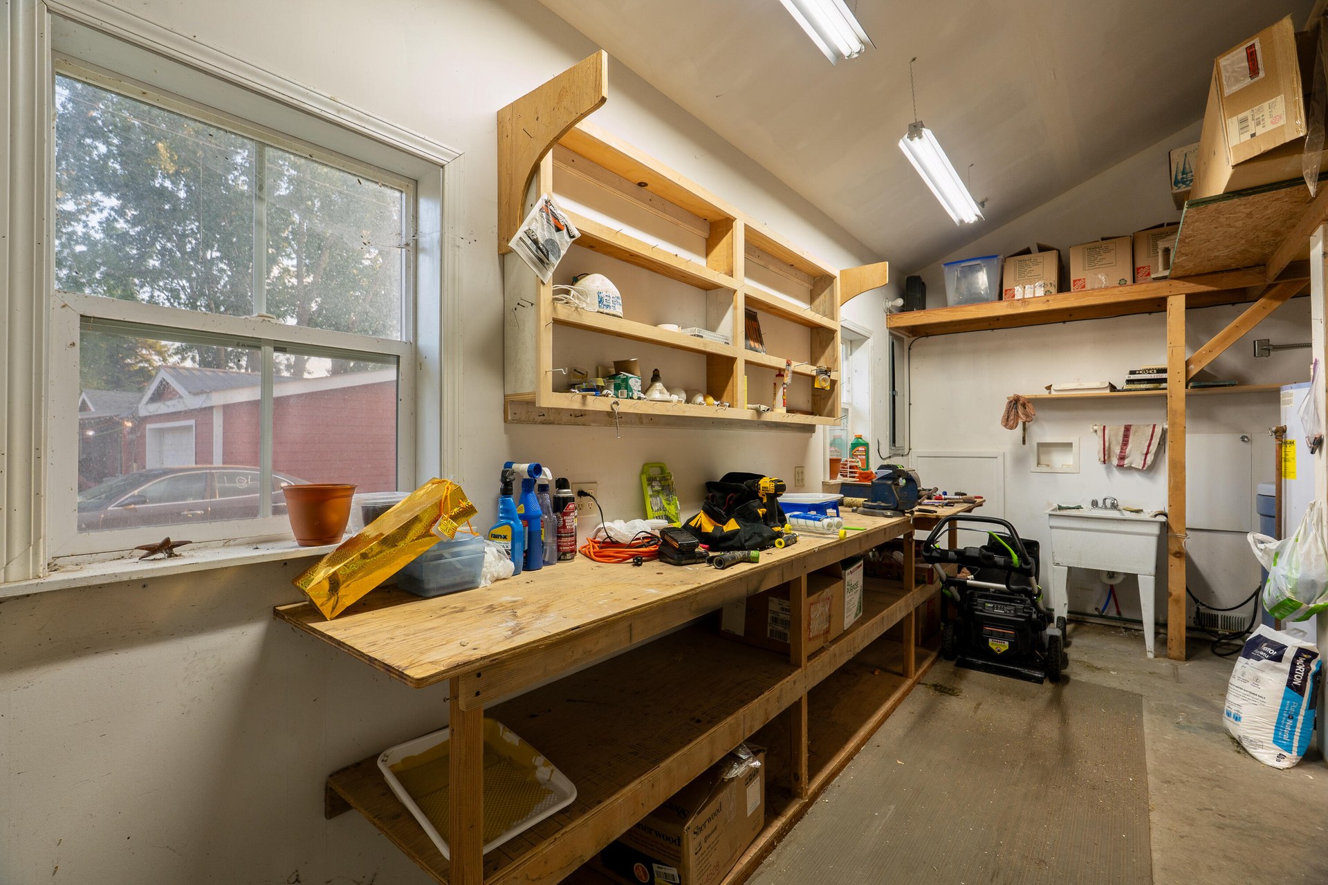
                        Property photograph at
                        903 W KING ST
                      