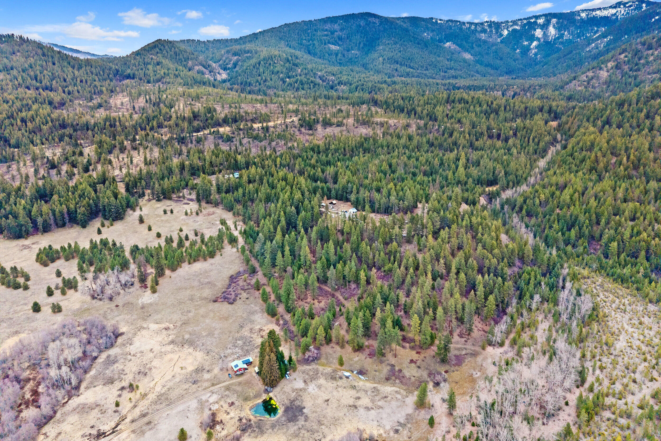 
                        Property photograph at
                        2852 HORSESHOE LAKE RD
                      