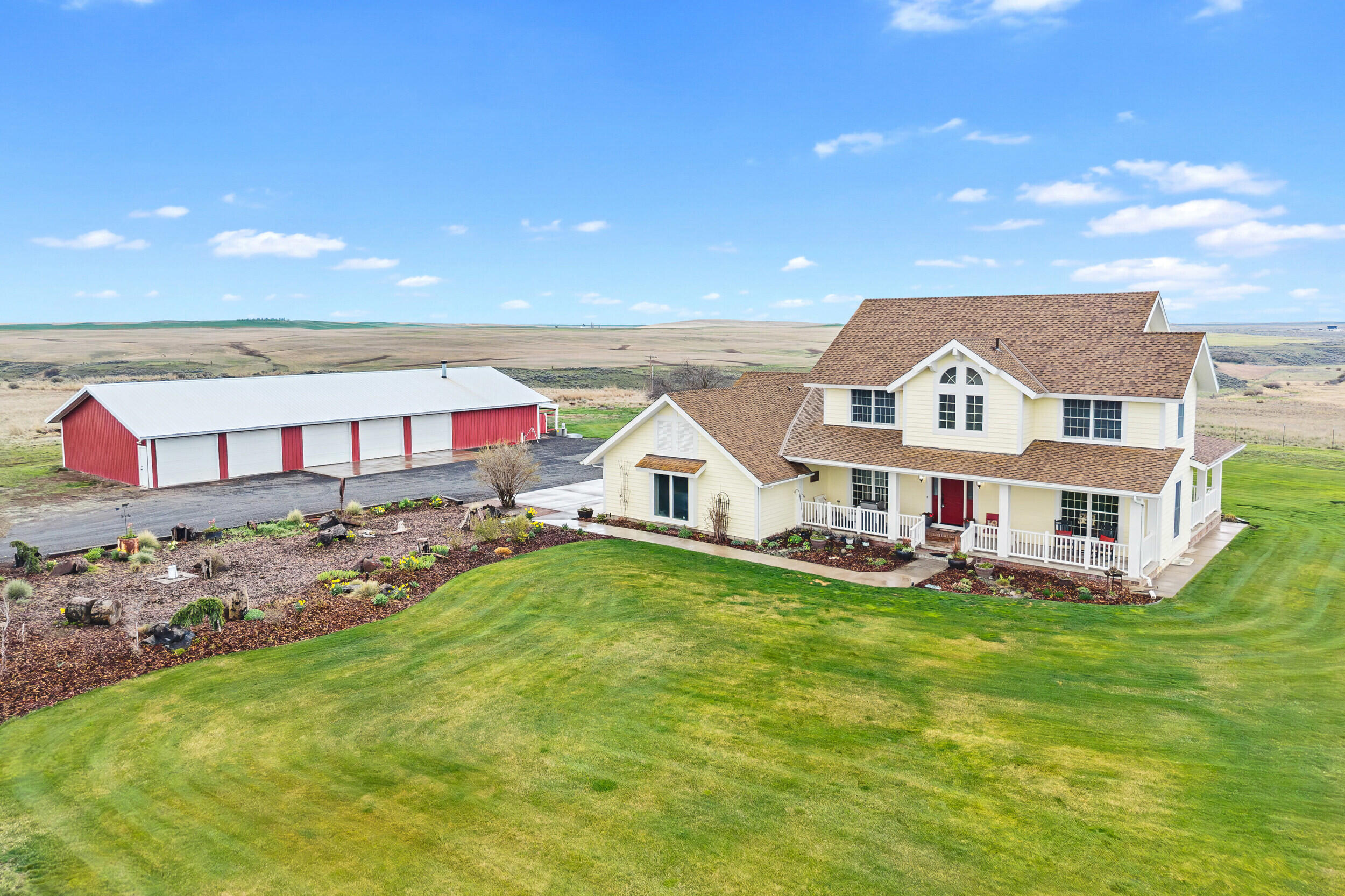 
                        Property photograph at
                        34462 COTTONWOOD CREEK RD E
                      