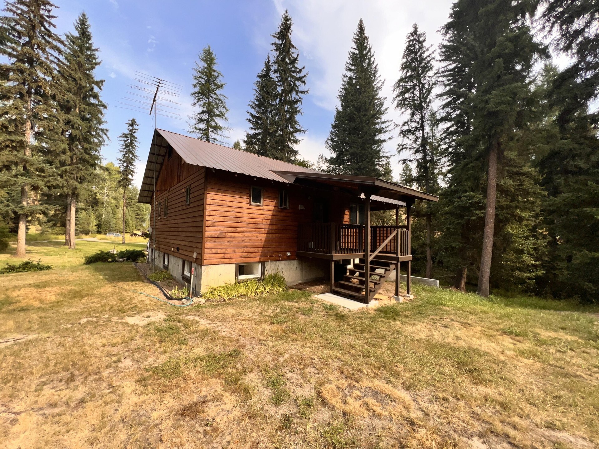 
                        Property photograph at
                        5 VISTA DR
                      
