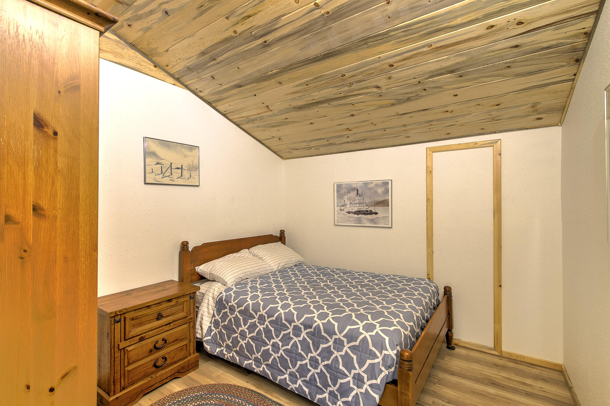 
                        Property photograph at
                        3829 DEEP LAKE BOUNDARY RD
                      