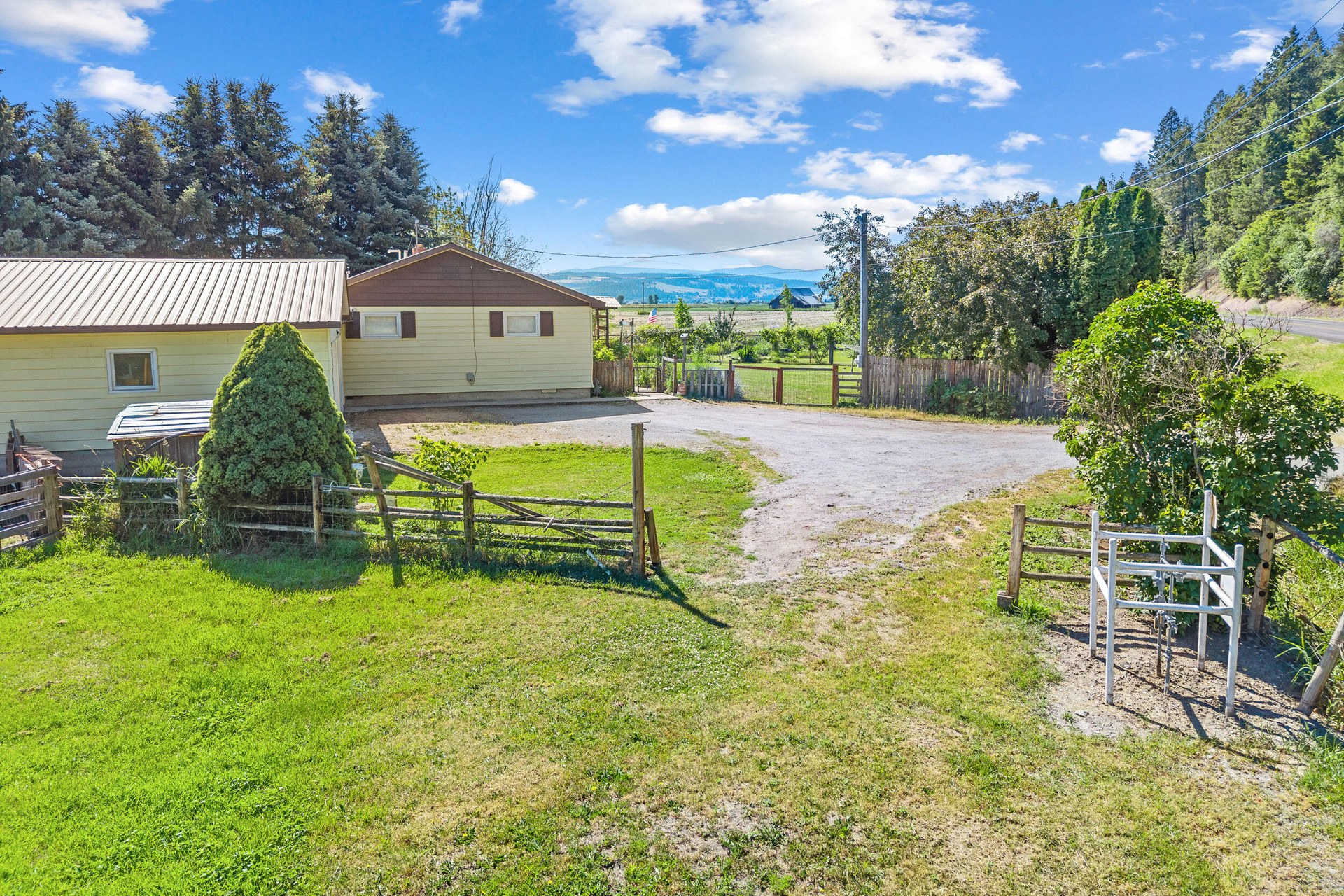 
                        Property photograph at
                        511 VALLEY WESTSIDE RD
                      