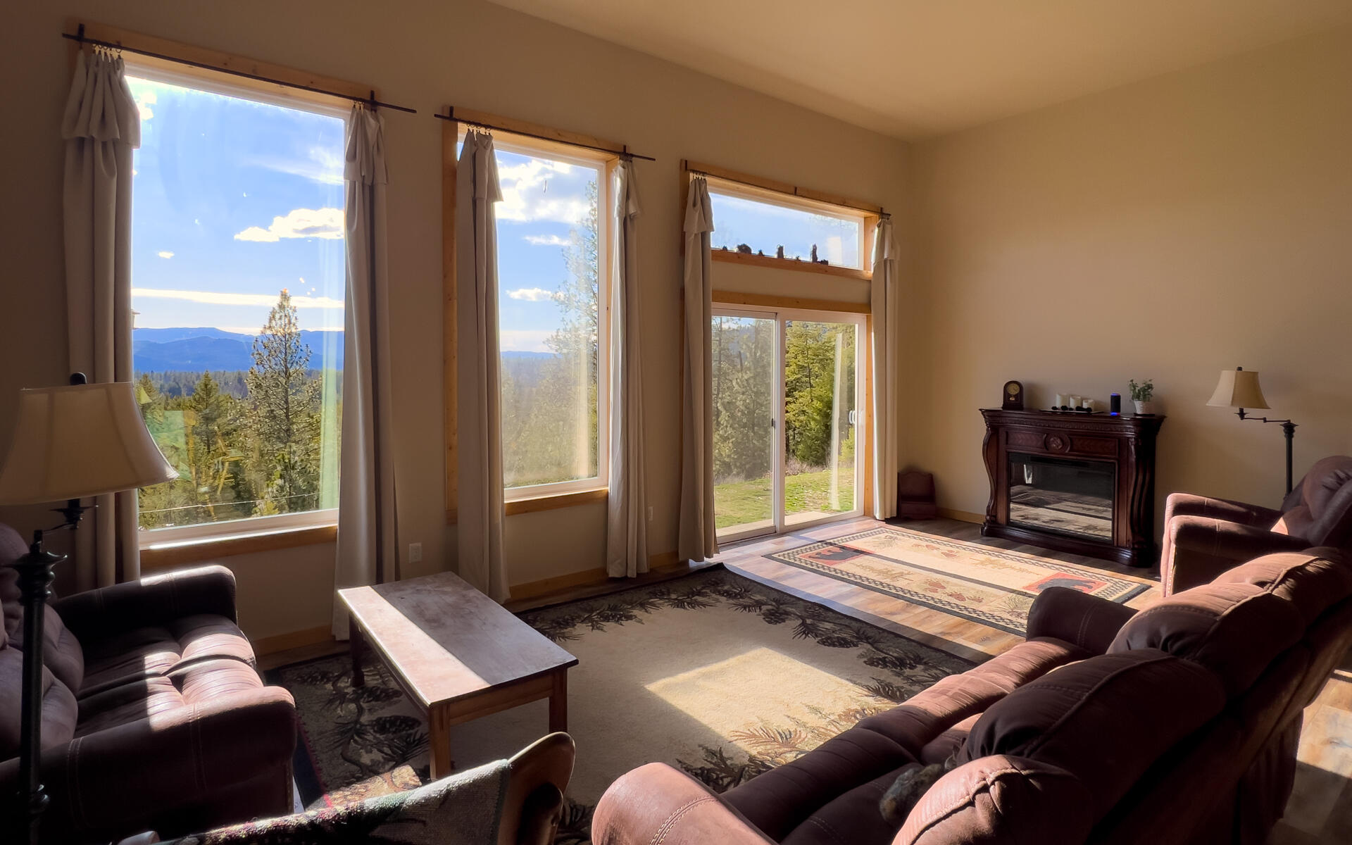 
                        Property photograph at
                        2559 F UNITED COPPER MINE RD
                      