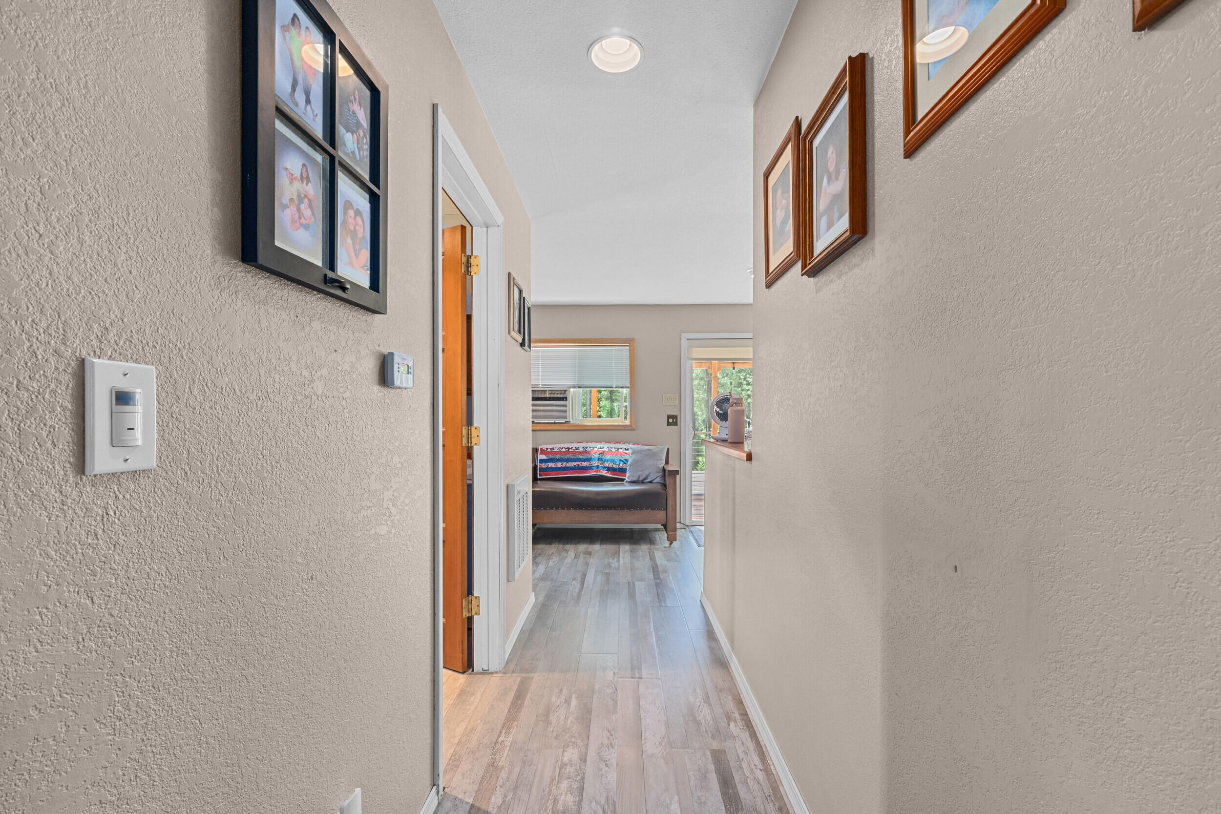 
                        Property photograph at
                        762 MAHONEY RD
                      