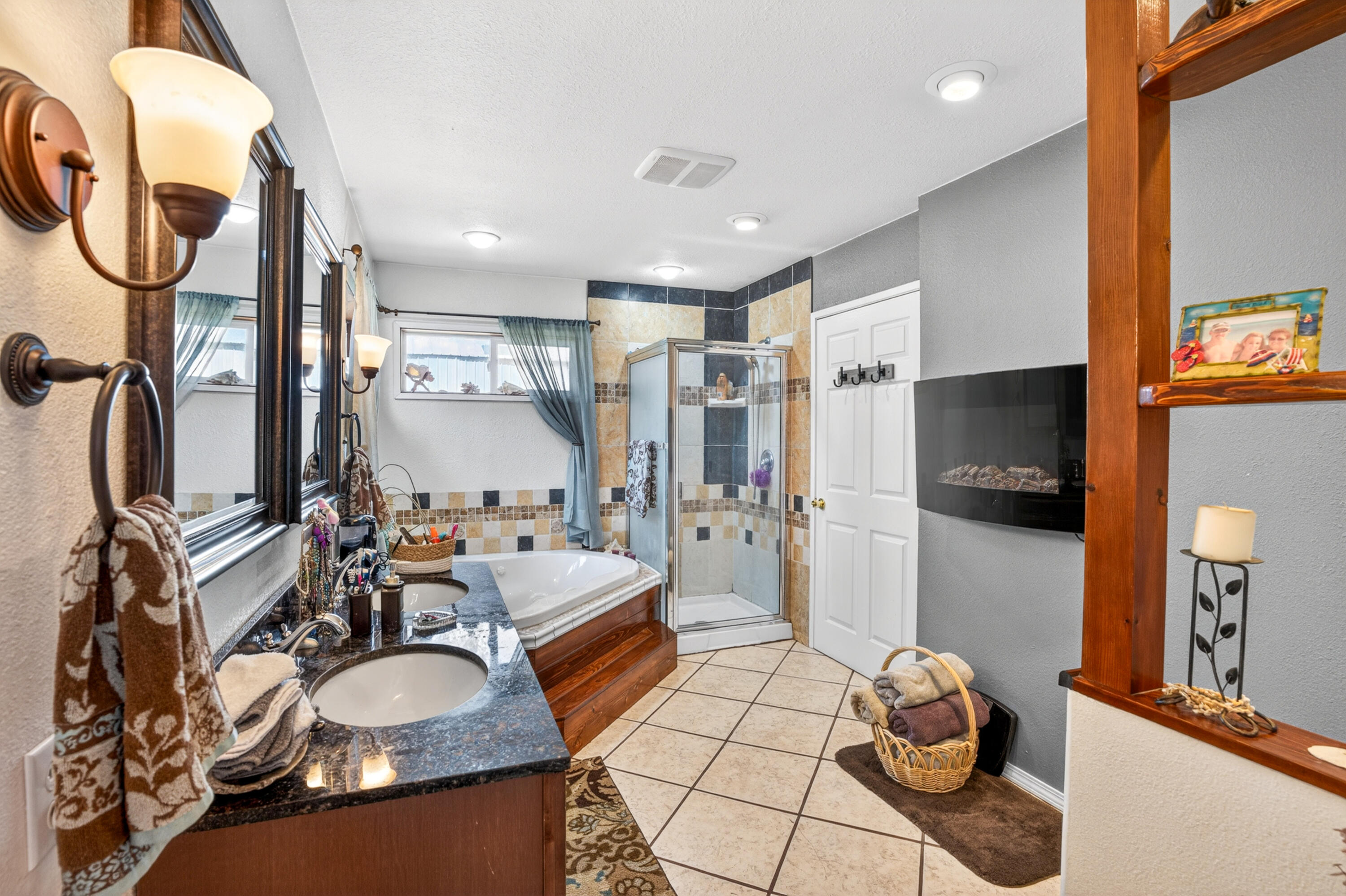
                        Property photograph at
                        762 JOSEPH JESSICA RD
                      