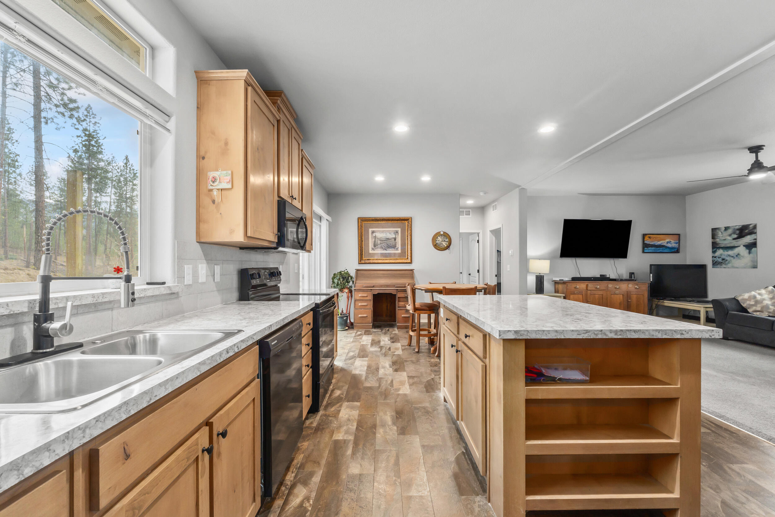 
                        Property photograph at
                        1477 COLLEGE LN
                      
