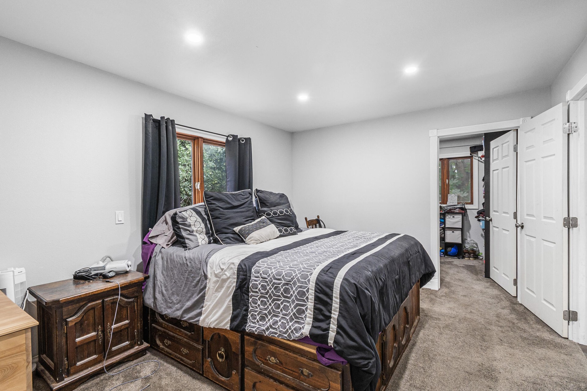 
                        Property photograph at
                        792 A HWY 395 N
                      