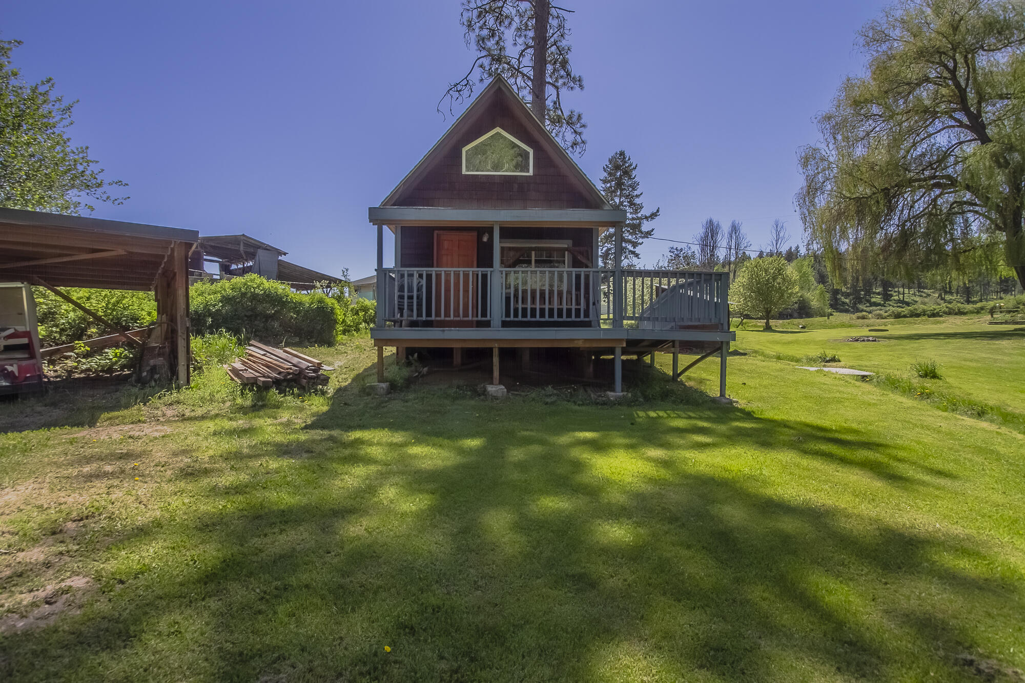 
                        Property photograph at
                        798 BARZEE RD
                      