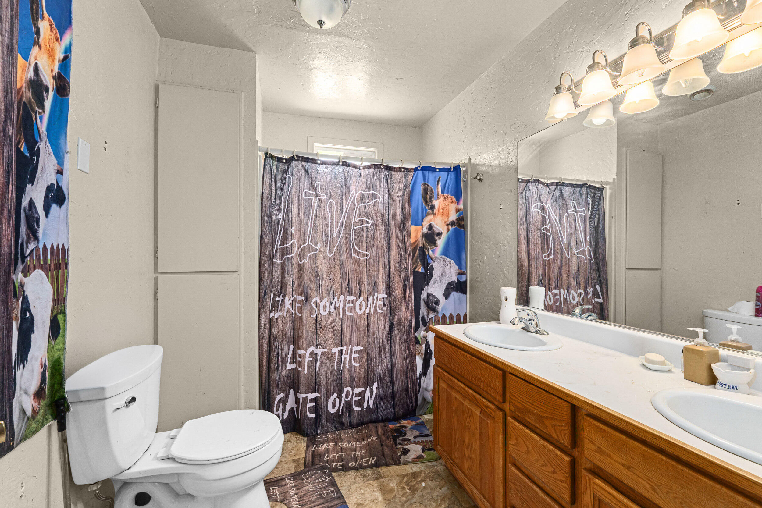 
                        Property photograph at
                        2083 MARBLE VALLEY-BASIN RD
                      