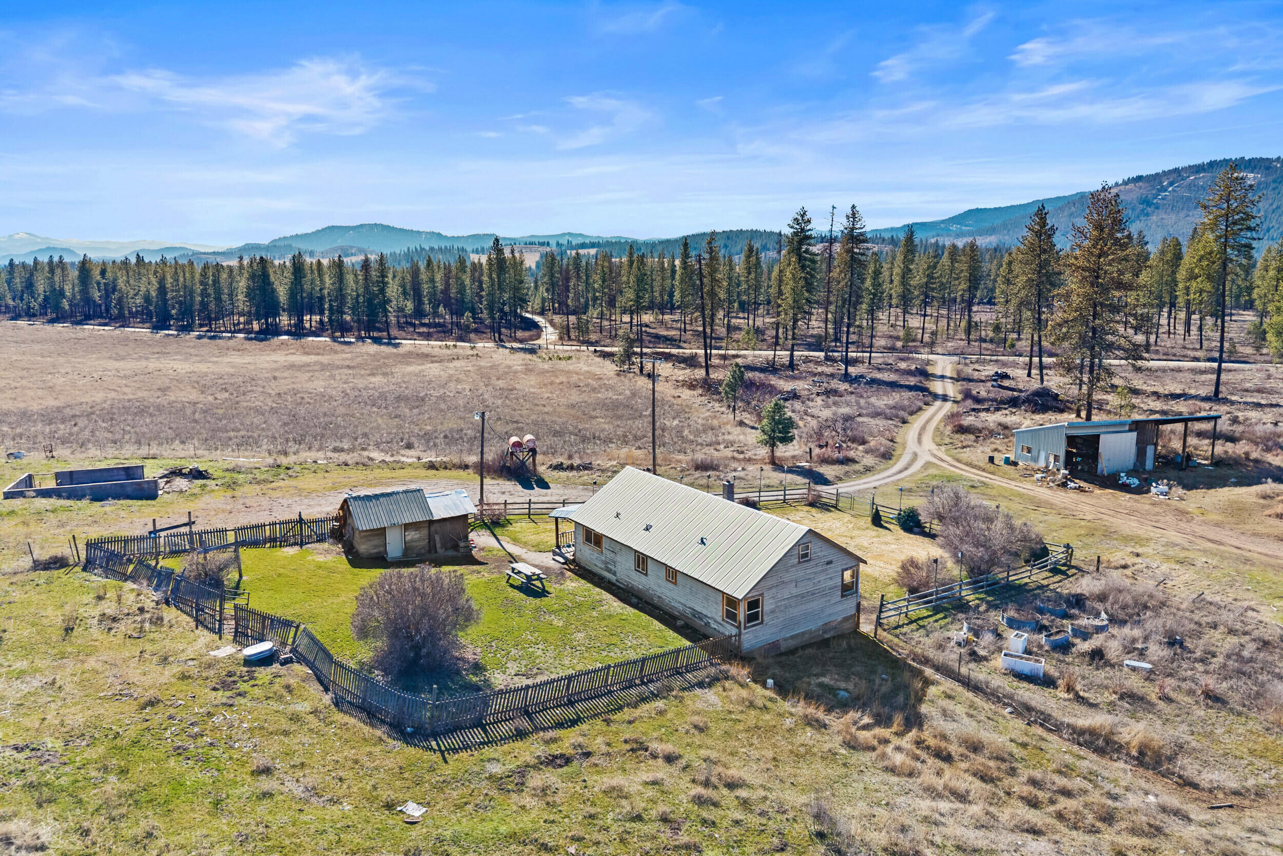 
                        Property photograph at
                        3031 HALL CREEK RD
                      