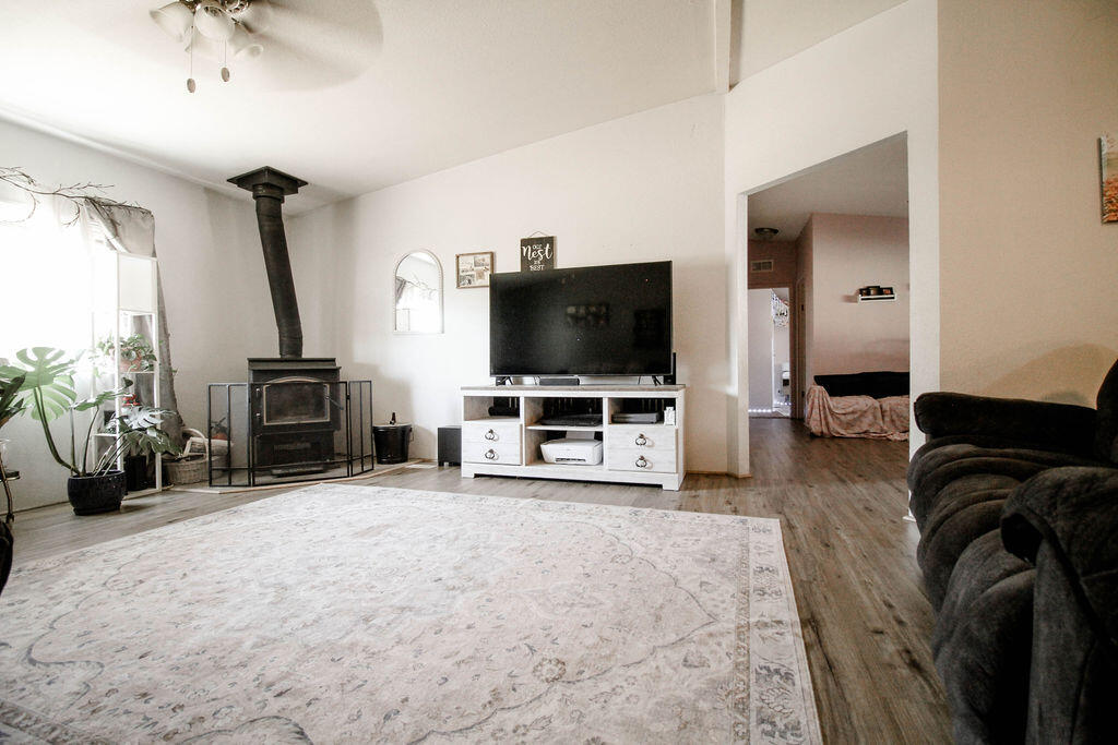 
                        Property photograph at
                        686 OLD ARDEN #38 HWY
                      