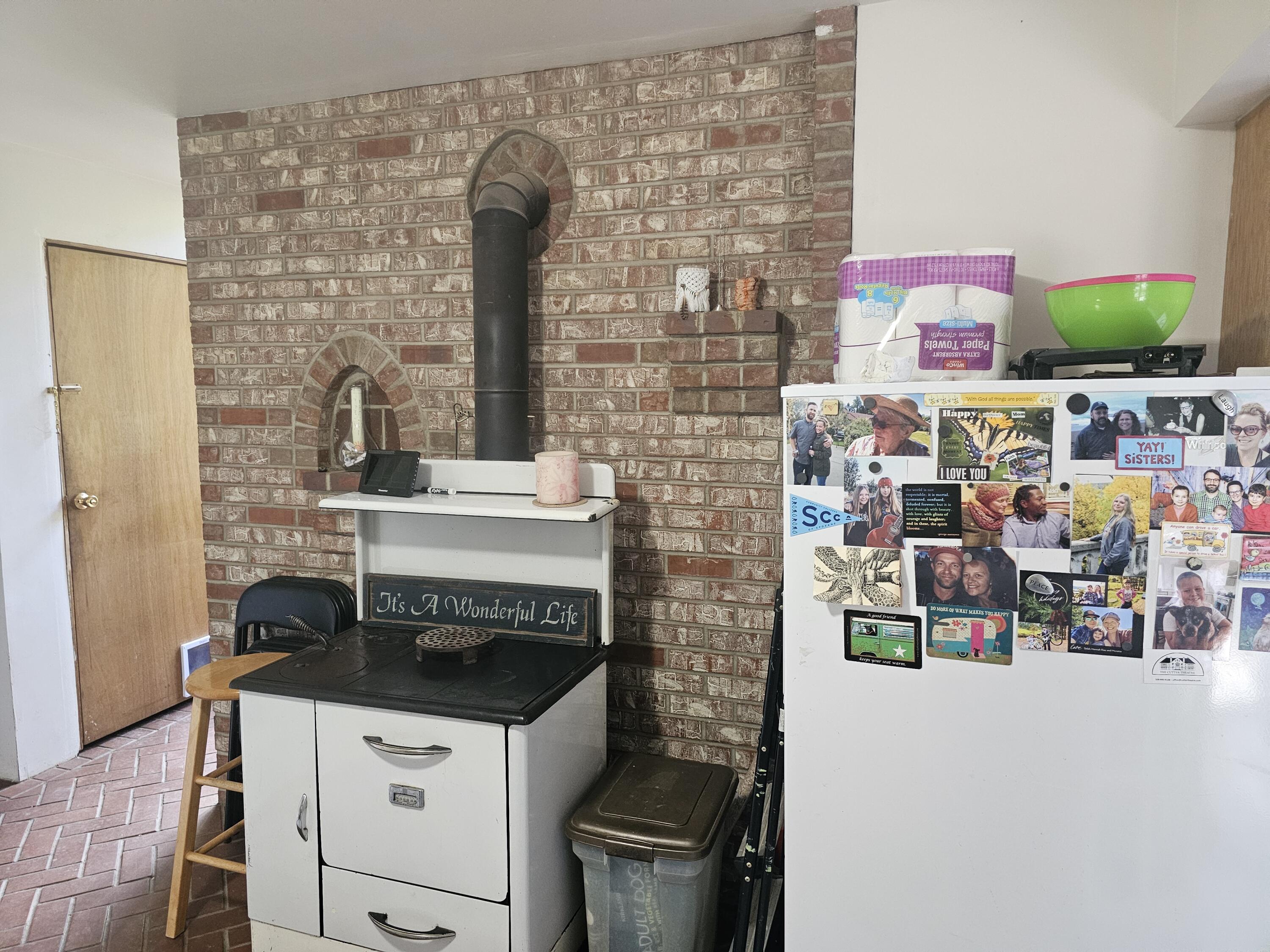 
                        Property photograph at
                        398462 HIGHWAY 20
                      