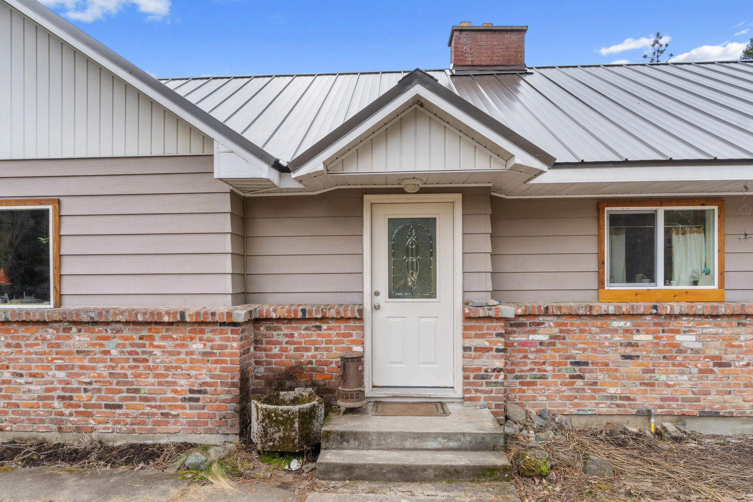 
                        Property photograph at
                        2852 HORSESHOE LAKE RD
                      