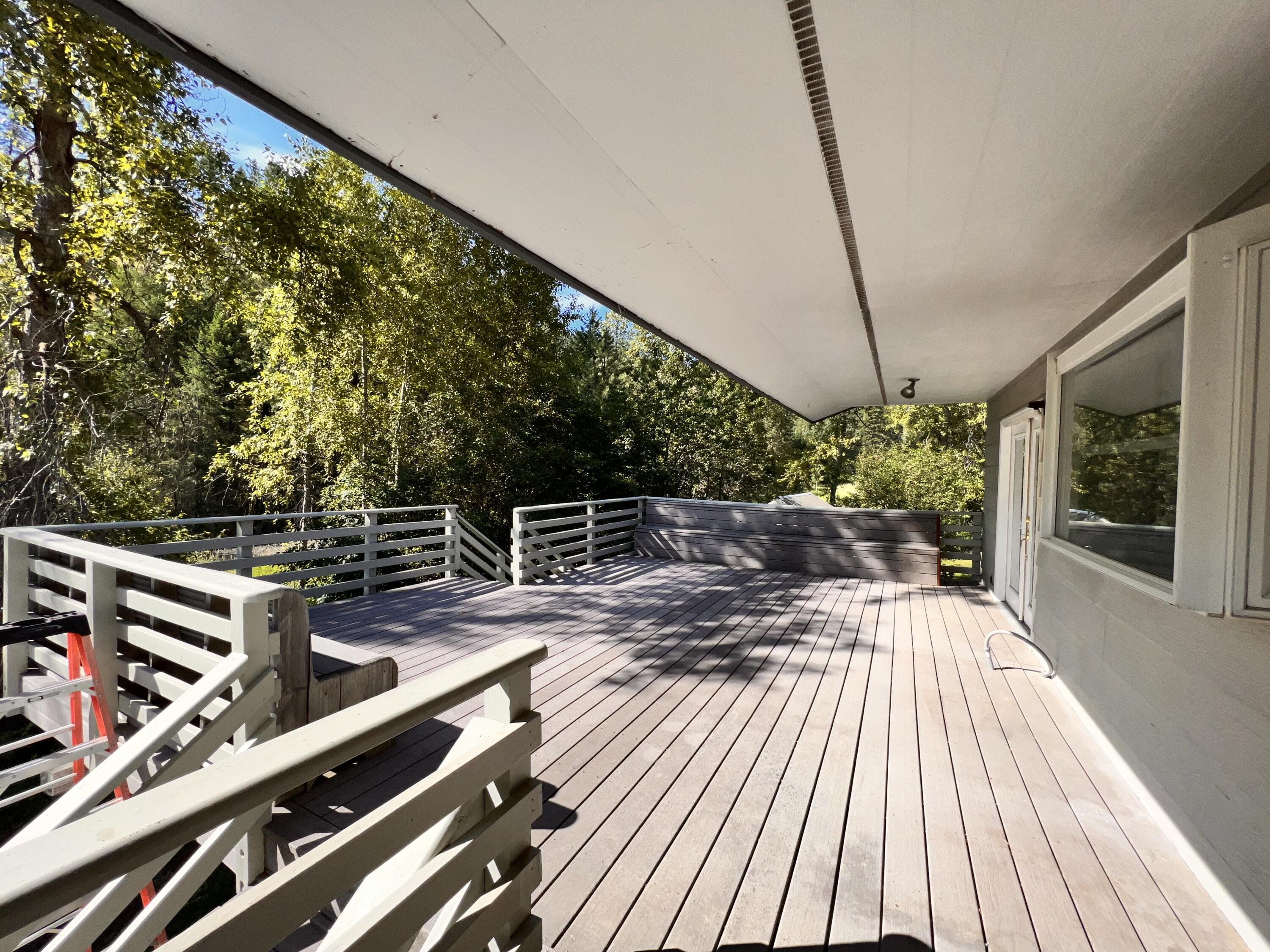 
                        Property photograph at
                        17320 HIGHWAY 21 N
                      