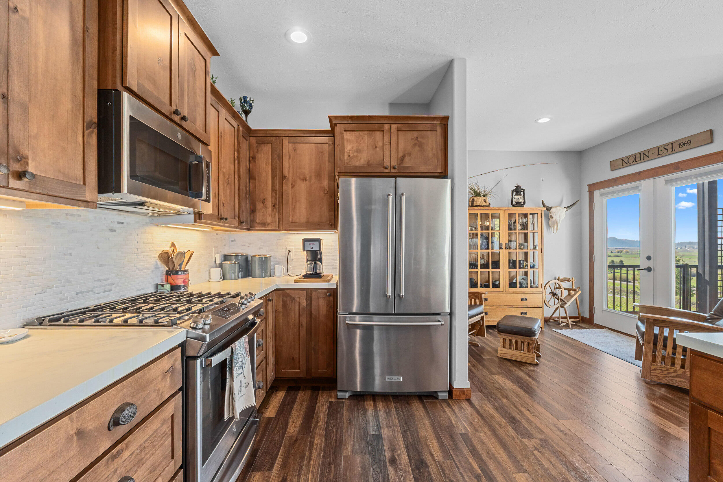
                        Property photograph at
                        305 MAVEN WAY
                      