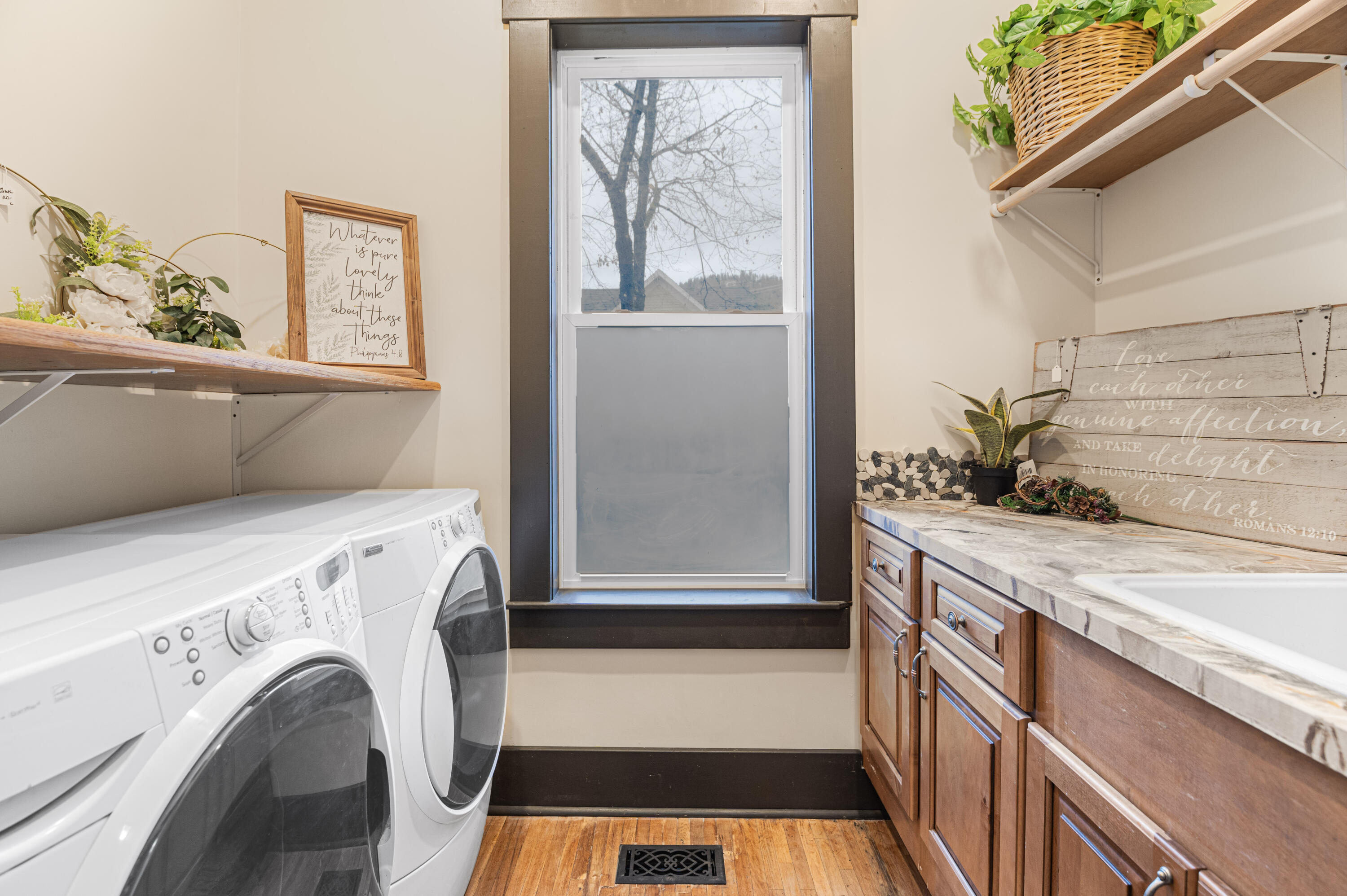 
                        Property photograph at
                        640 N ELM ST
                      