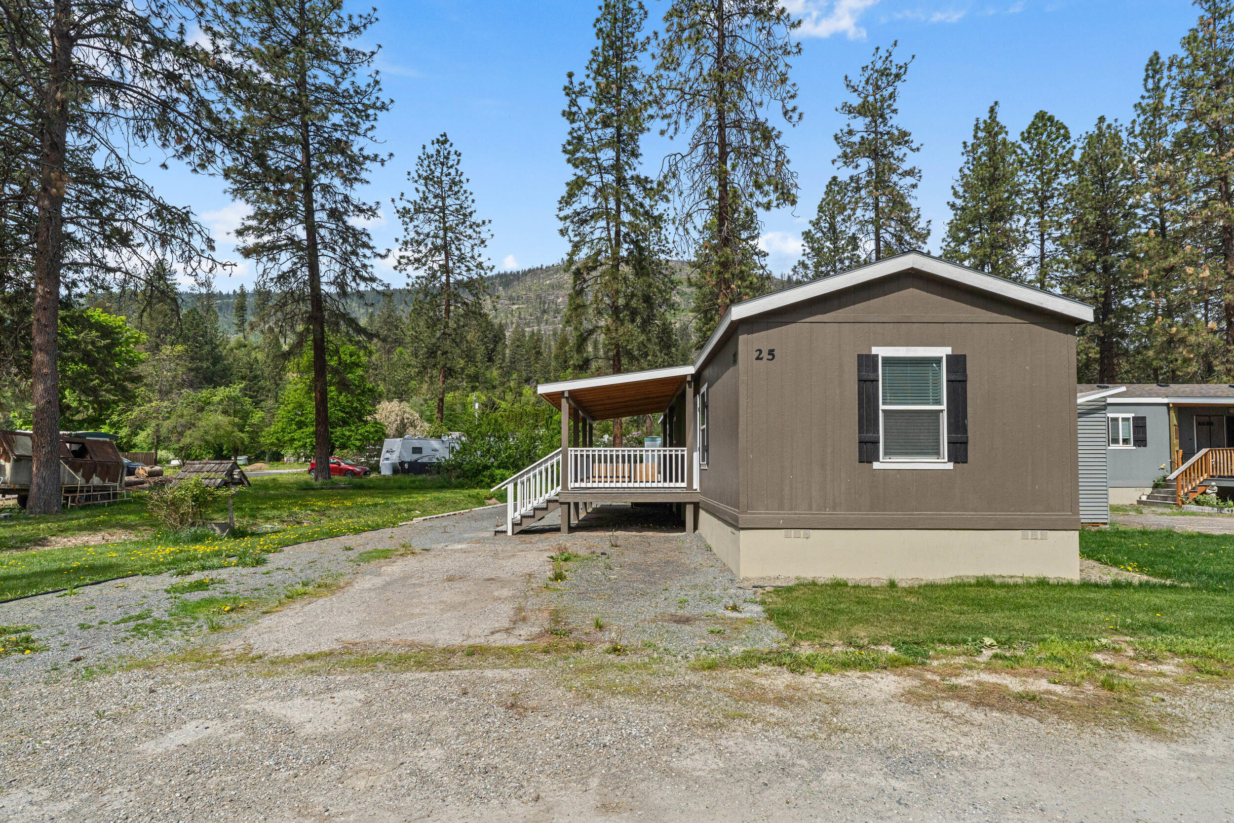
                        Property photograph at
                        5 COLUMBIA DR
                      