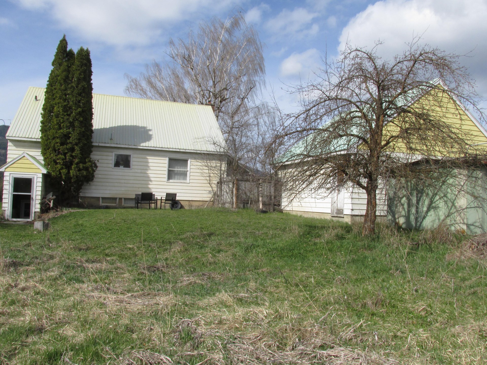 
                        Property photograph at
                        1325 S MAIN ST
                      