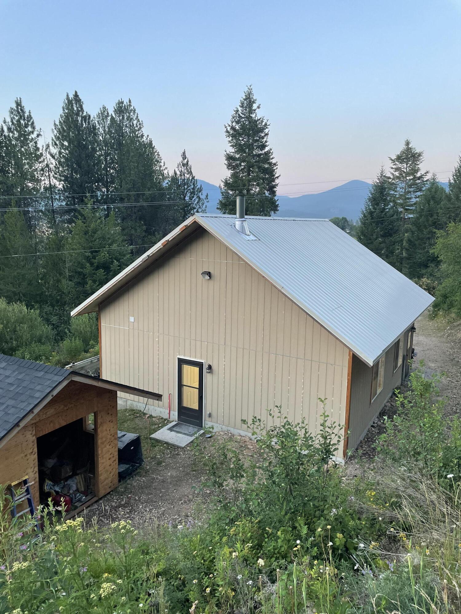 
                        Property photograph at
                        2190 HEINE RD
                      