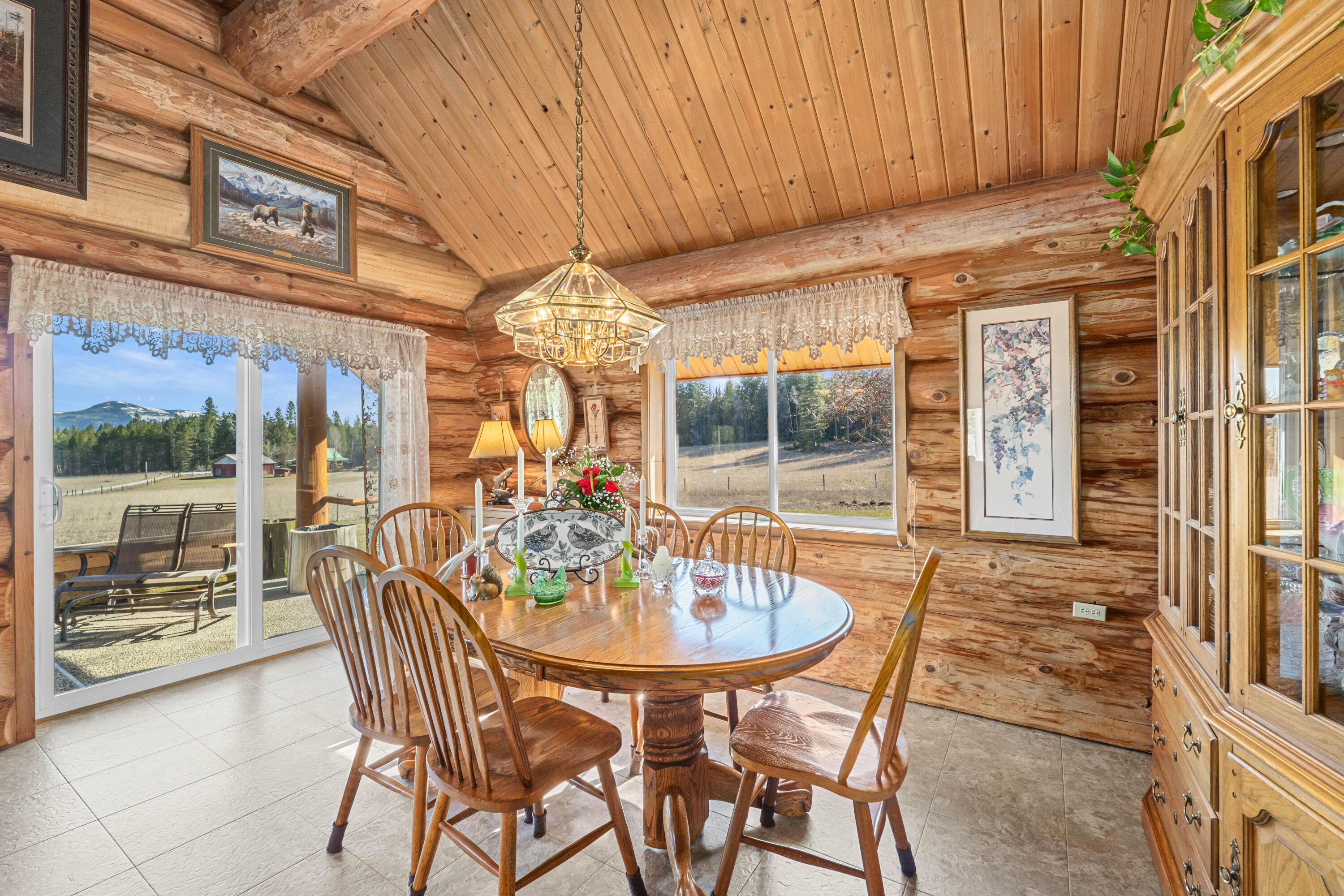 
                        Property photograph at
                        1114 N STOHR RD
                      