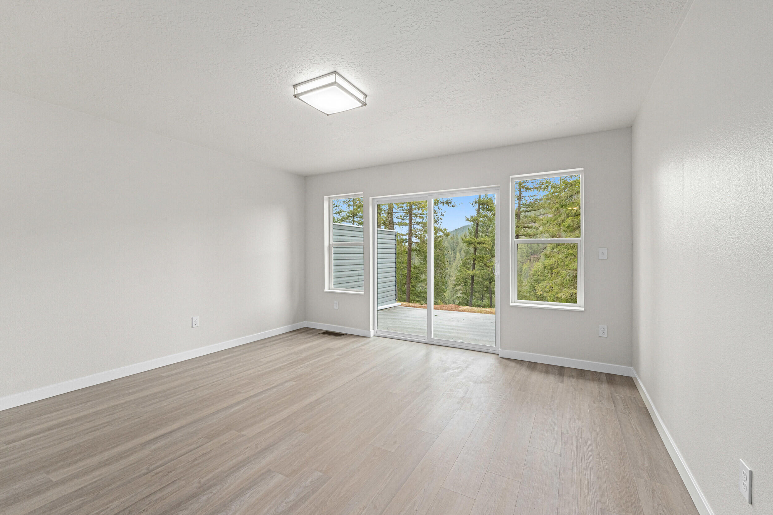 
                        Property photograph at
                        2528 CANYON CREST WAY
                      