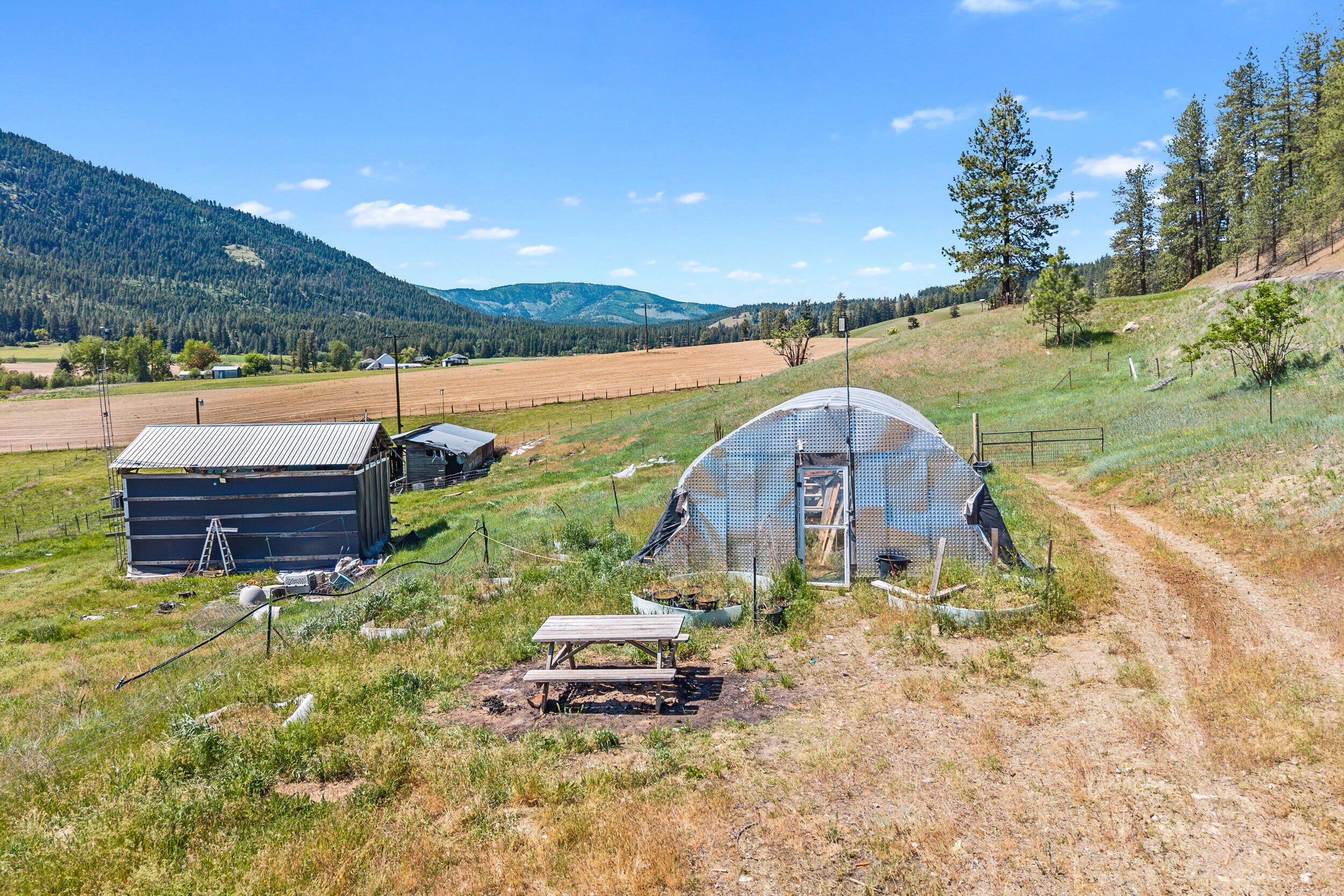 
                        Property photograph at
                        2083 MARBLE VALLEY-BASIN RD
                      