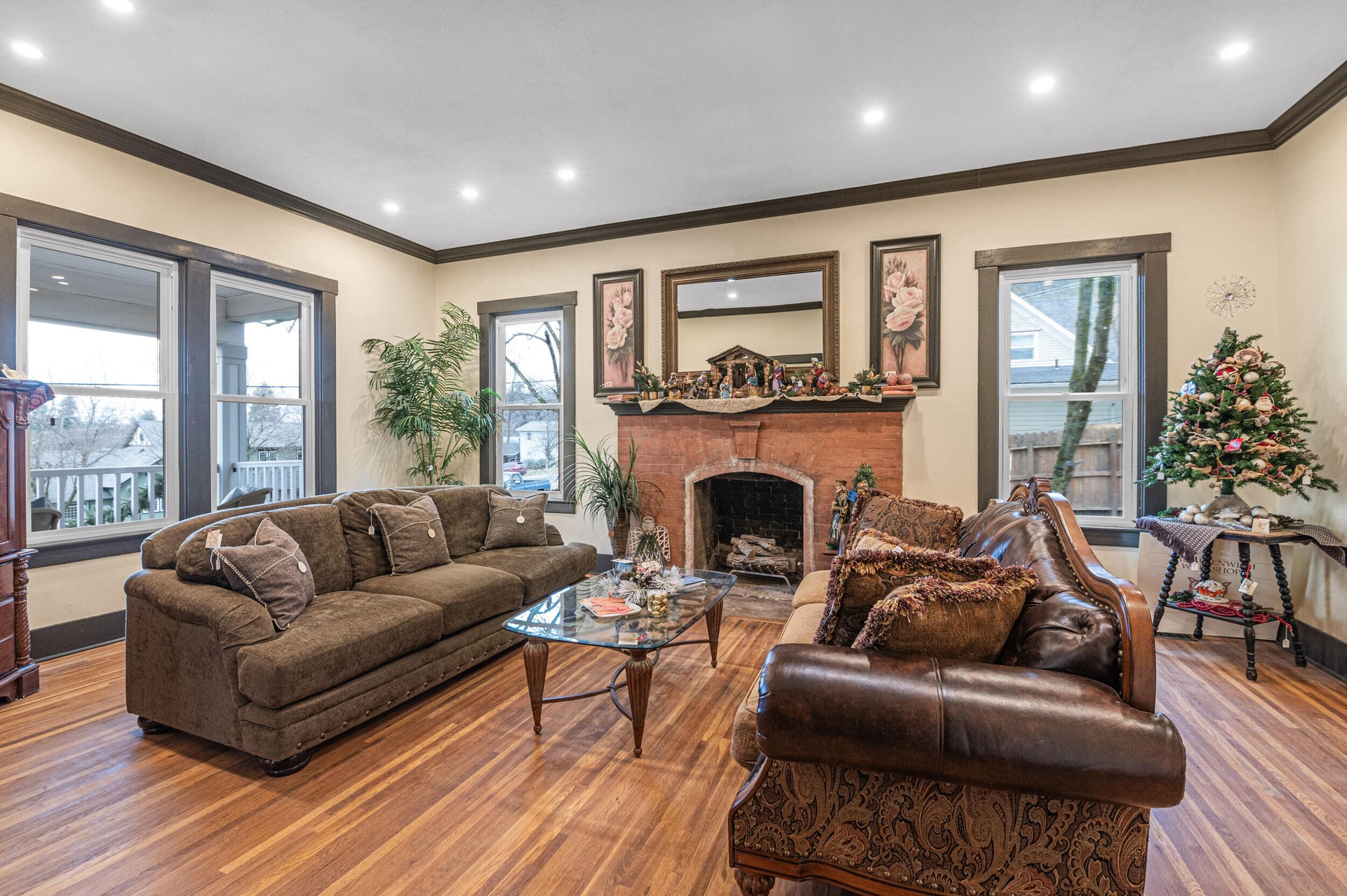 
                        Property photograph at
                        640 N ELM ST
                      