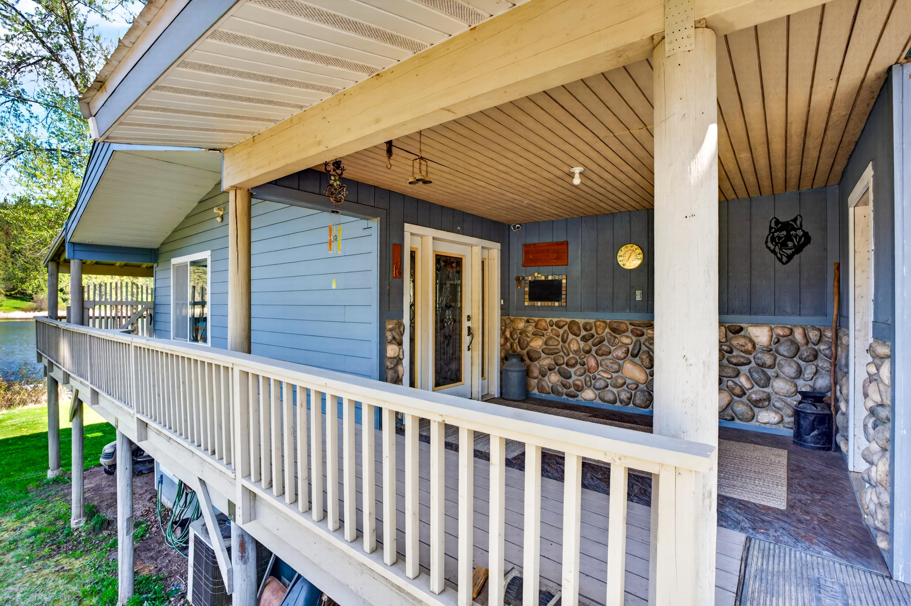 
                        Property photograph at
                        927 MISSION LAKE RD
                      