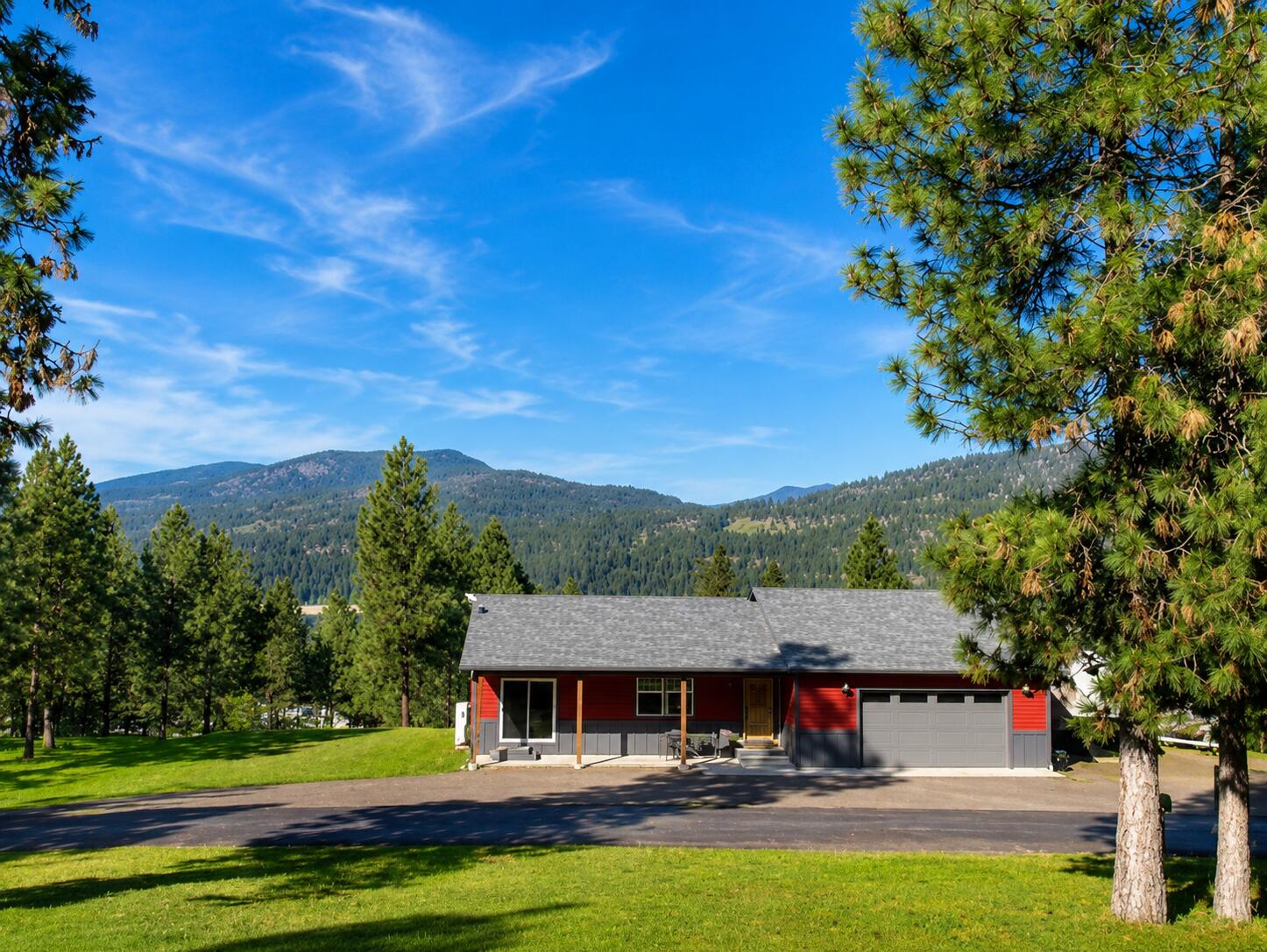 
                        Property photograph at
                        1420 SHERMAN VIEW WAY
                      