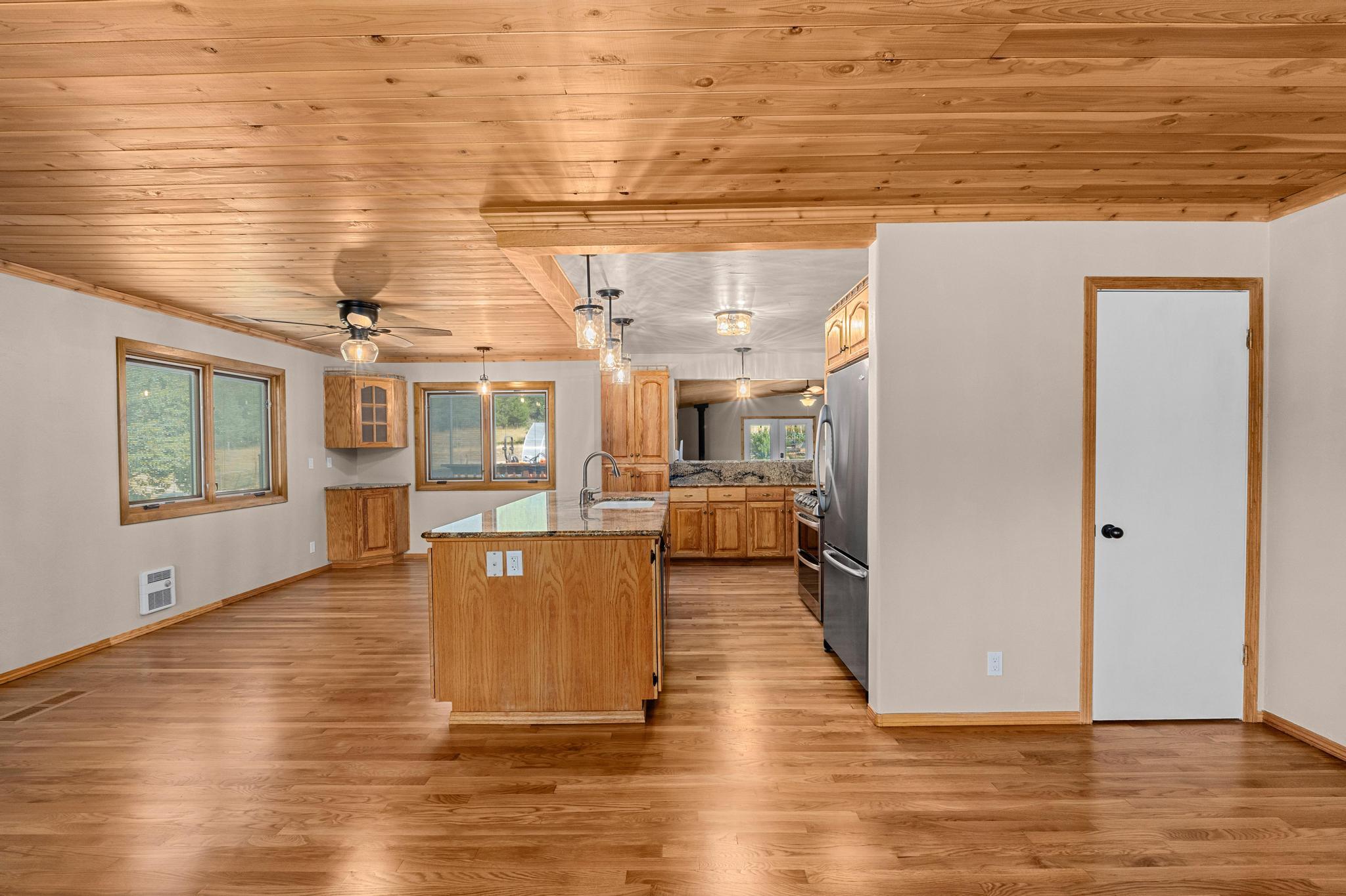
                        Property photograph at
                        1381 LITTLE TWIN LAKES RD
                      