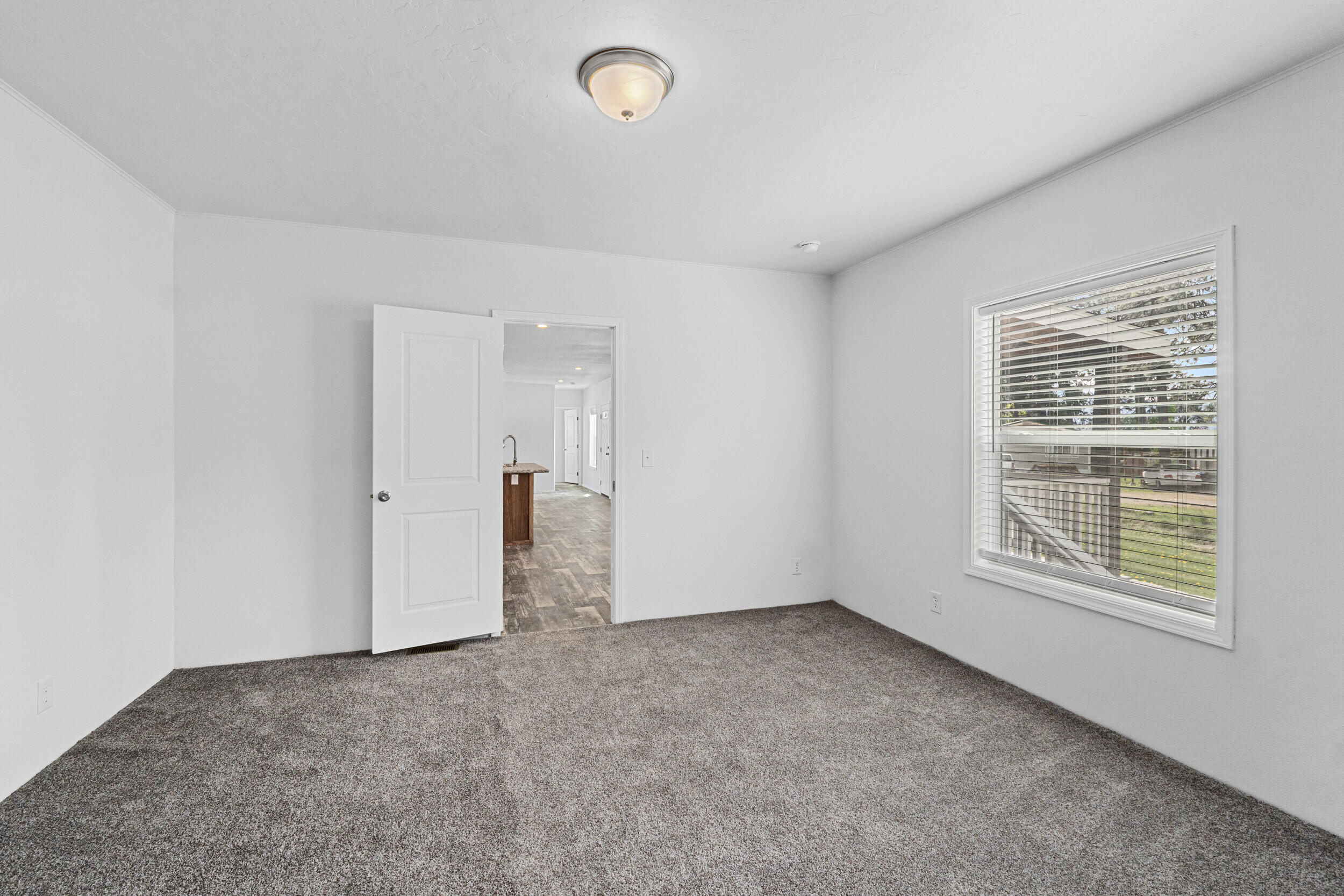 
                        Property photograph at
                        5 COLUMBIA DR
                      