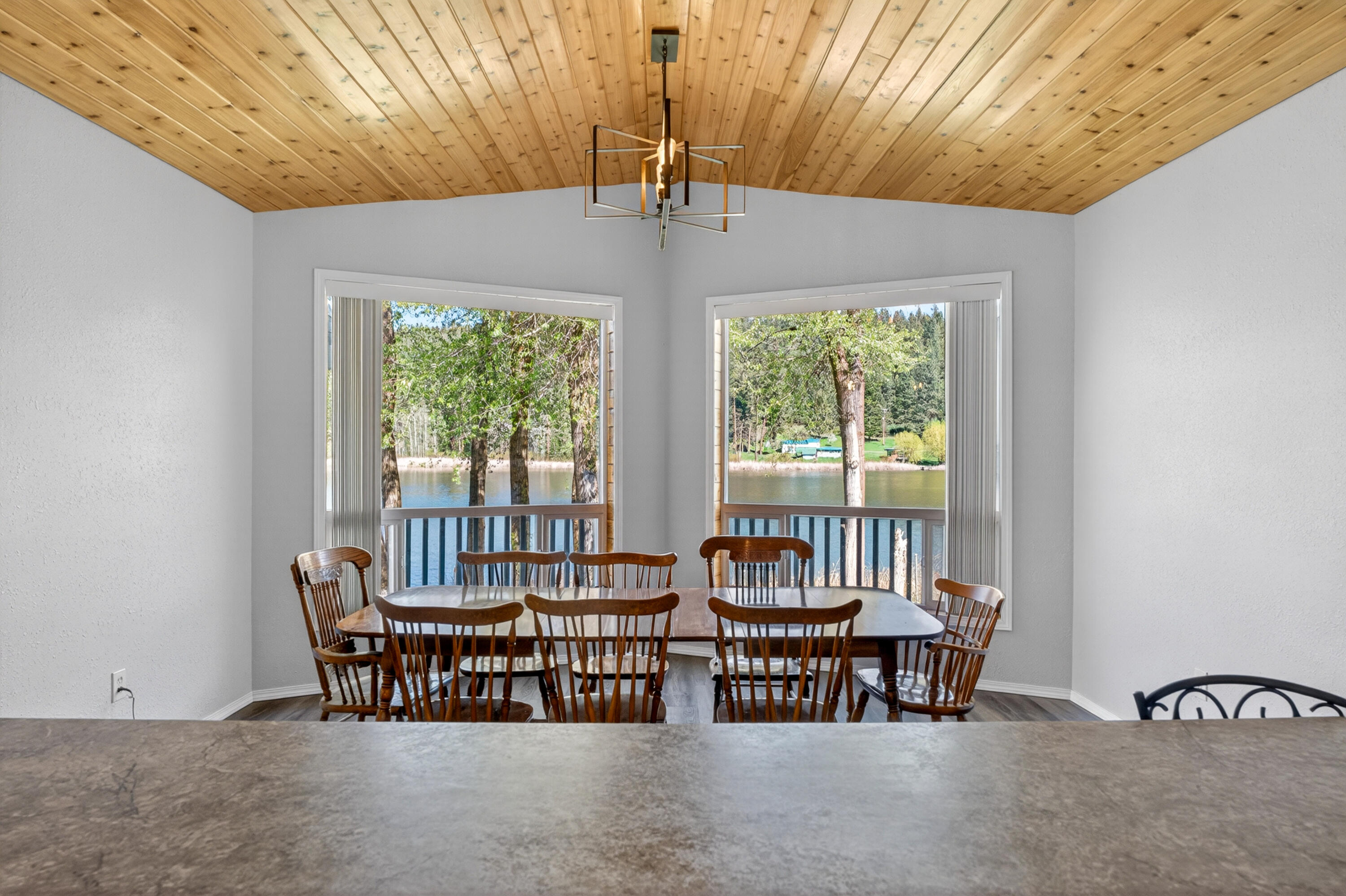 
                        Property photograph at
                        927 MISSION LAKE RD
                      