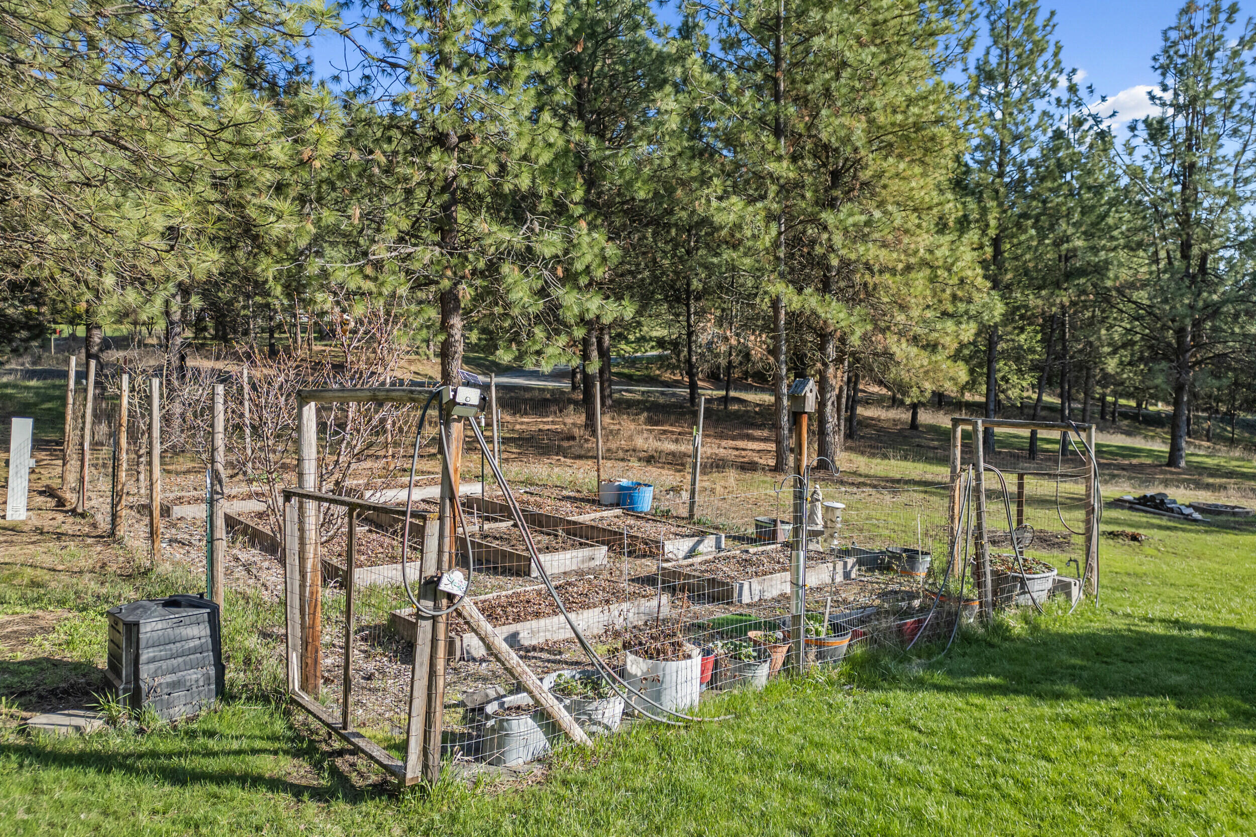 
                        Property photograph at
                        753 C ARDEN BUTTE RD
                      