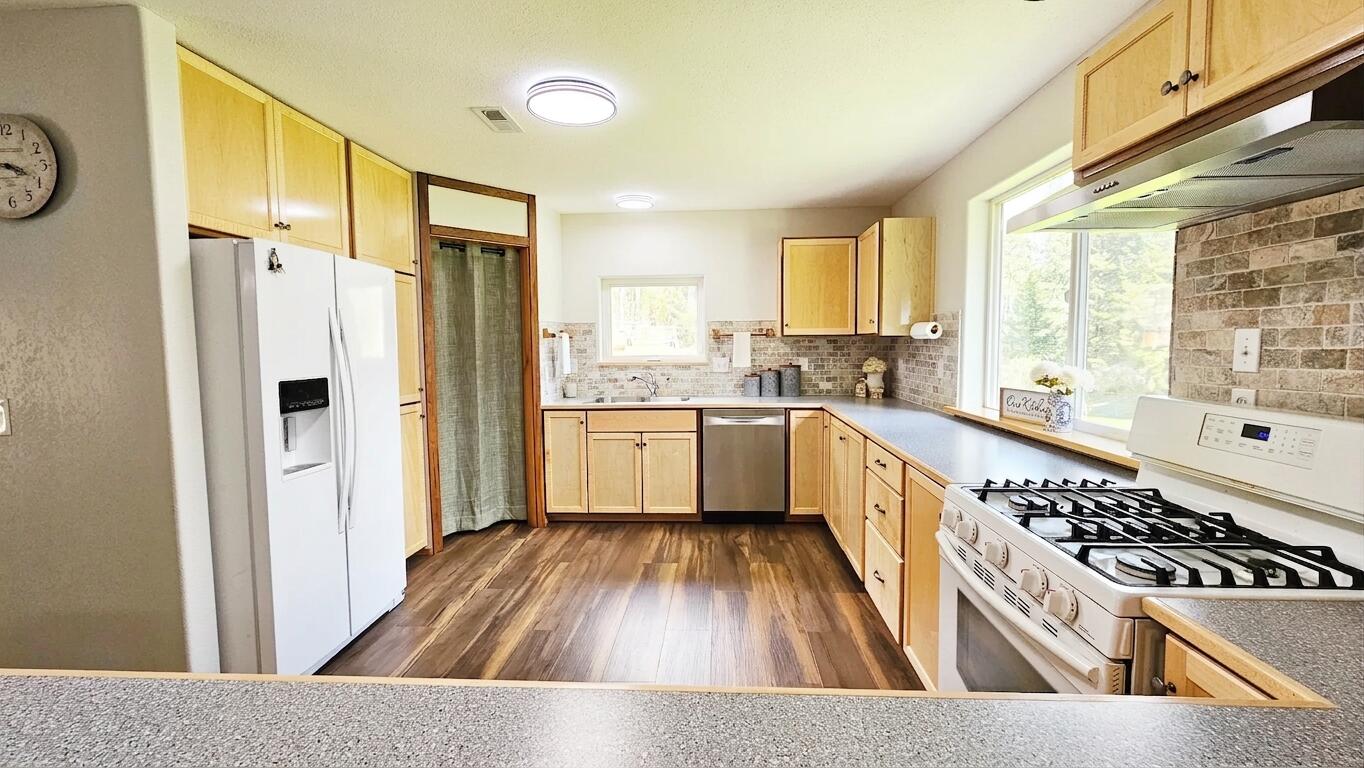 
                        Property photograph at
                        3277 OLD BALDY RD
                      
