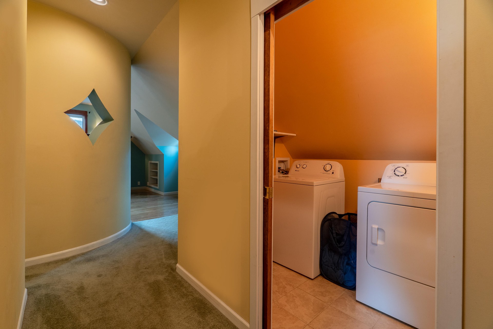 
                        Property photograph at
                        903 W KING ST
                      