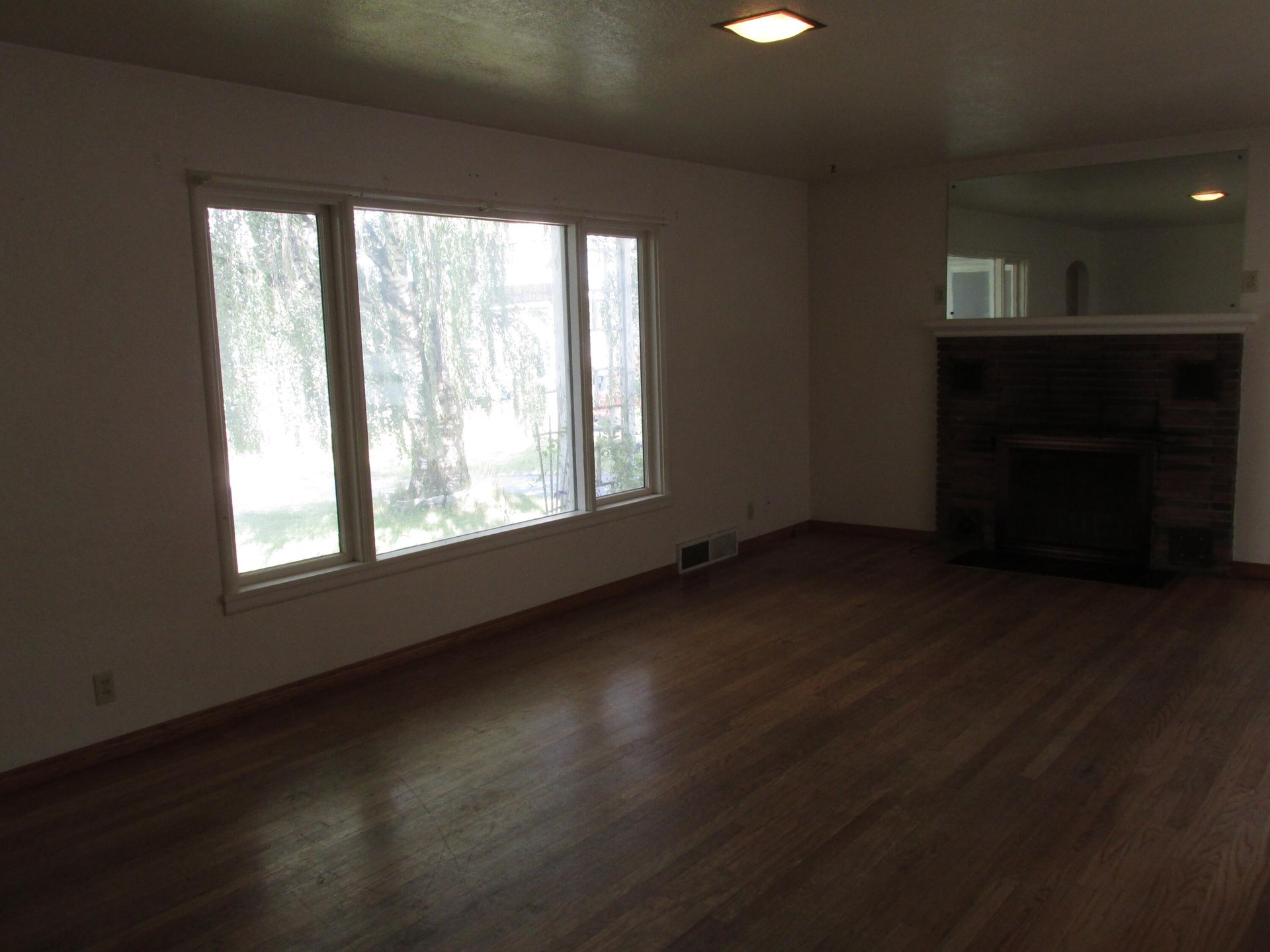 
                        Property photograph at
                        1325 S MAIN ST
                      