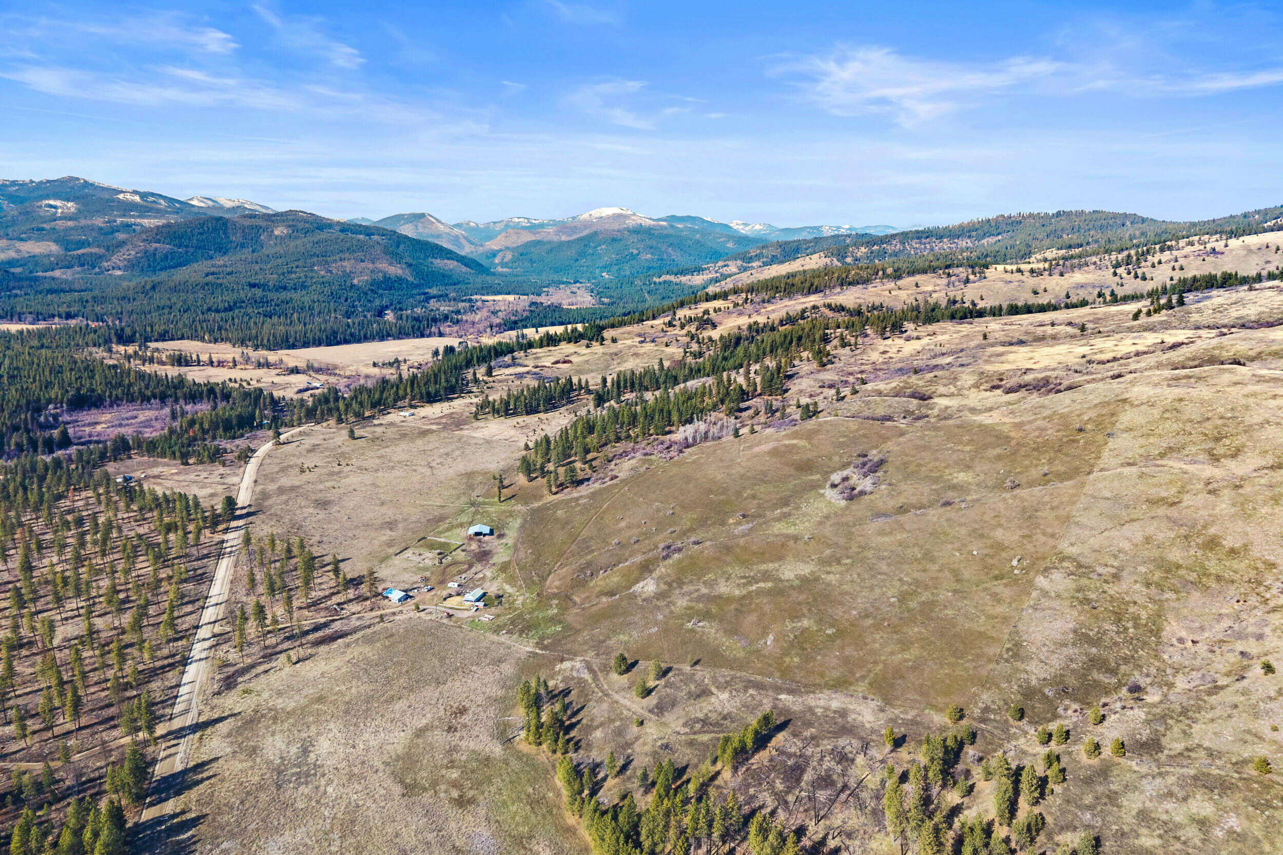 
                        Property photograph at
                        3031 HALL CREEK RD
                      