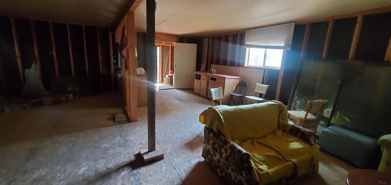 
                        Property photograph at
                        3733 XX SAND CREEK RD
                      