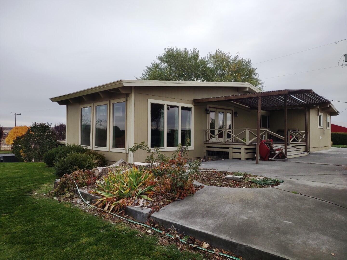 
                        Property photograph at
                        2175 W MCMANAMON RD
                      