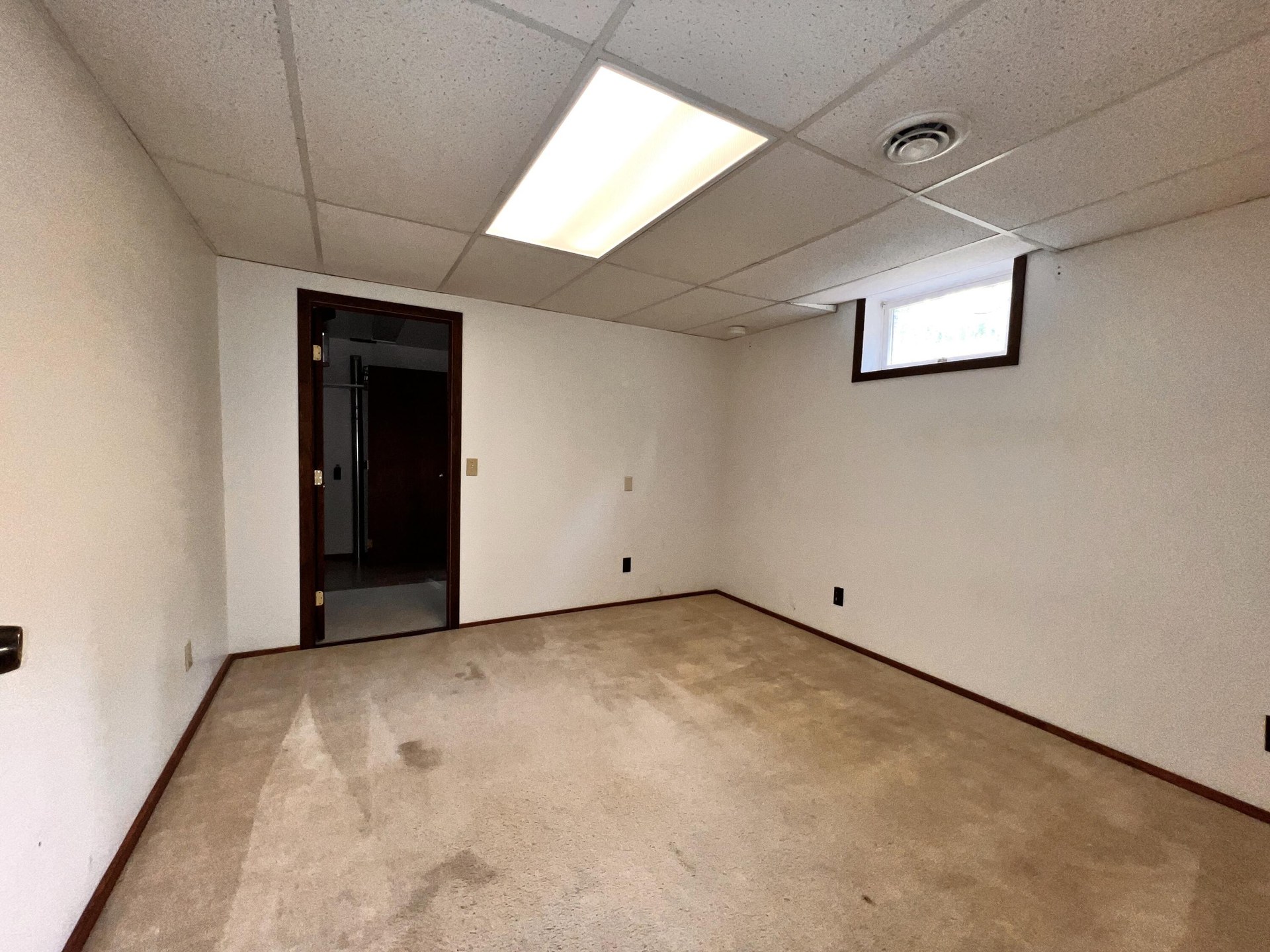 
                        Property photograph at
                        5 VISTA DR
                      