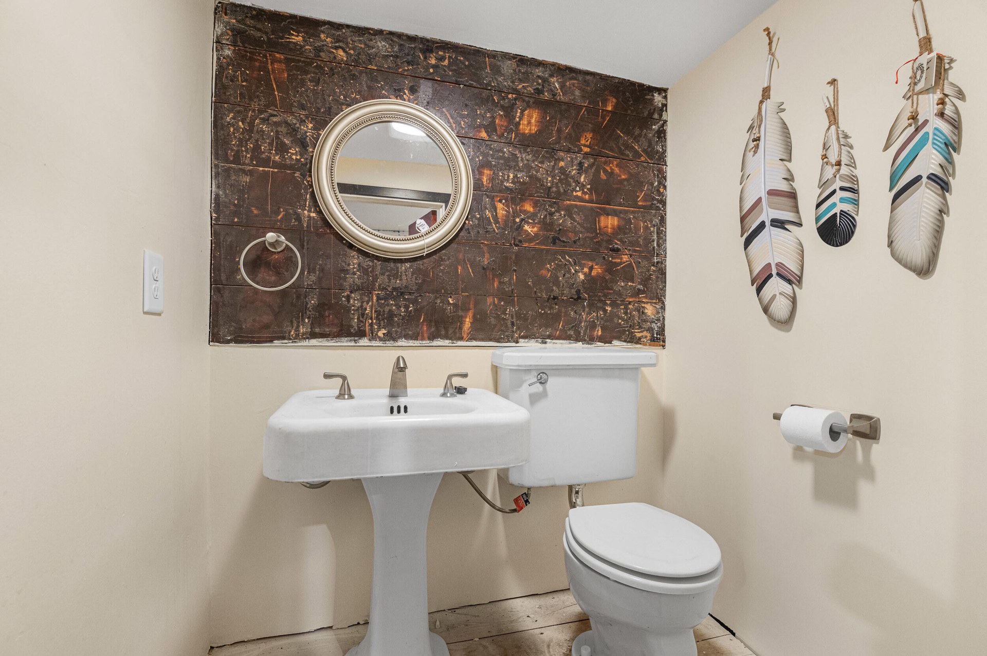 
                        Property photograph at
                        640 N ELM ST
                      
