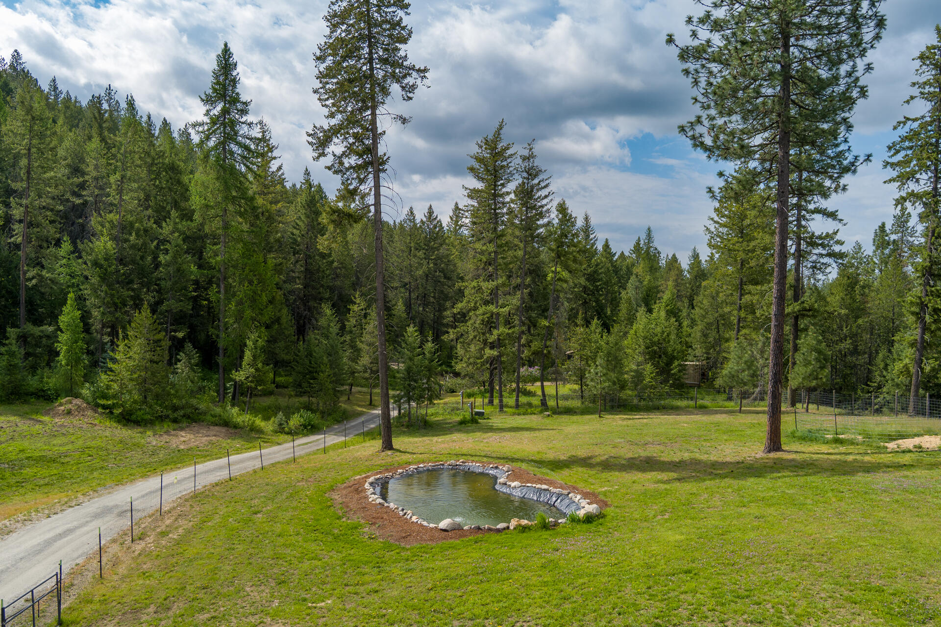 
                        Property photograph at
                        2559 F UNITED COPPER MINE RD
                      