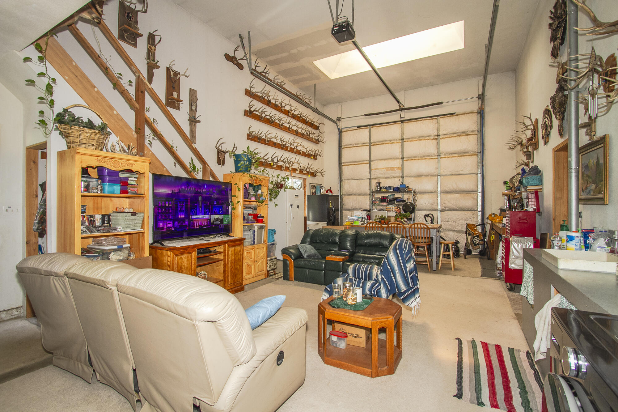 
                        Property photograph at
                        6731 RIVER WAY
                      