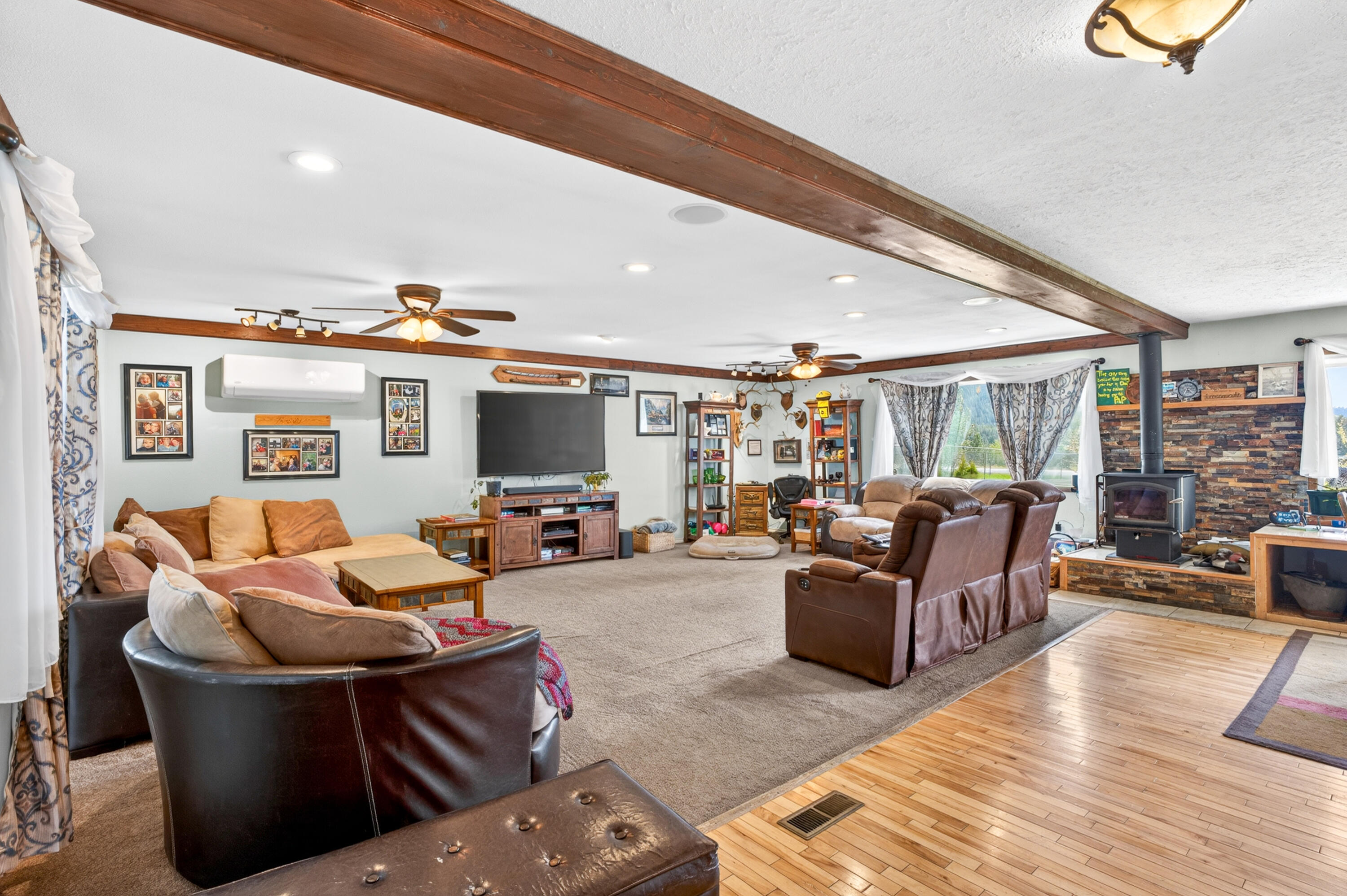 
                        Property photograph at
                        762 JOSEPH JESSICA RD
                      