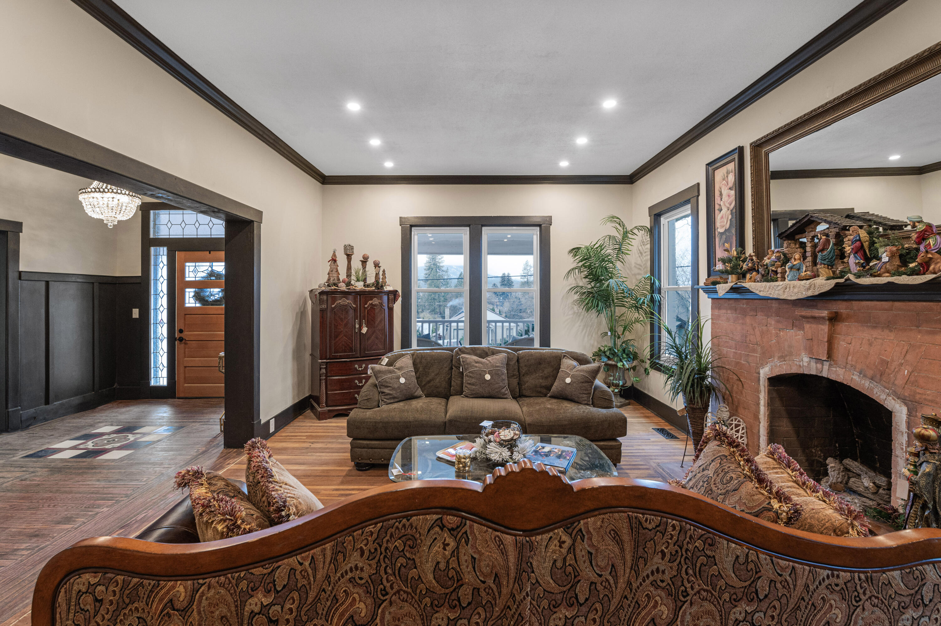 
                        Property photograph at
                        640 N ELM ST
                      