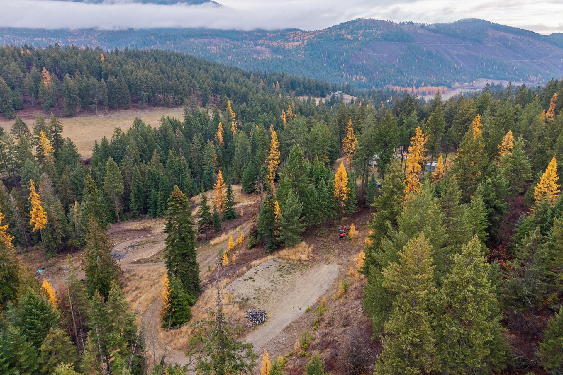 
                        Property photograph at
                        717 B FINLEY GULCH RD
                      