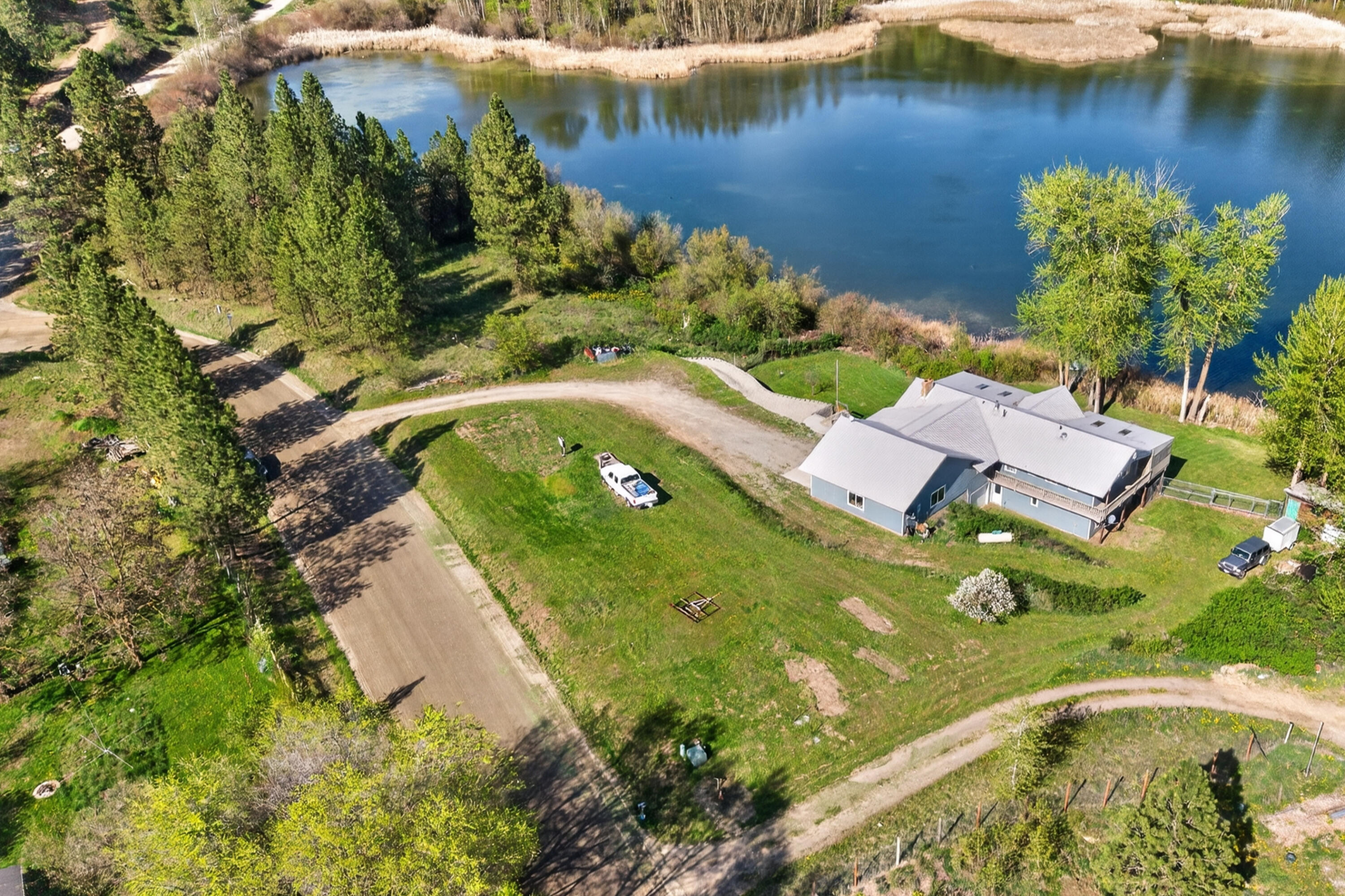 
                        Property photograph at
                        927 MISSION LAKE RD
                      